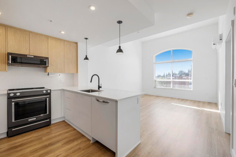 1613 - 2180 Kelly Avenue