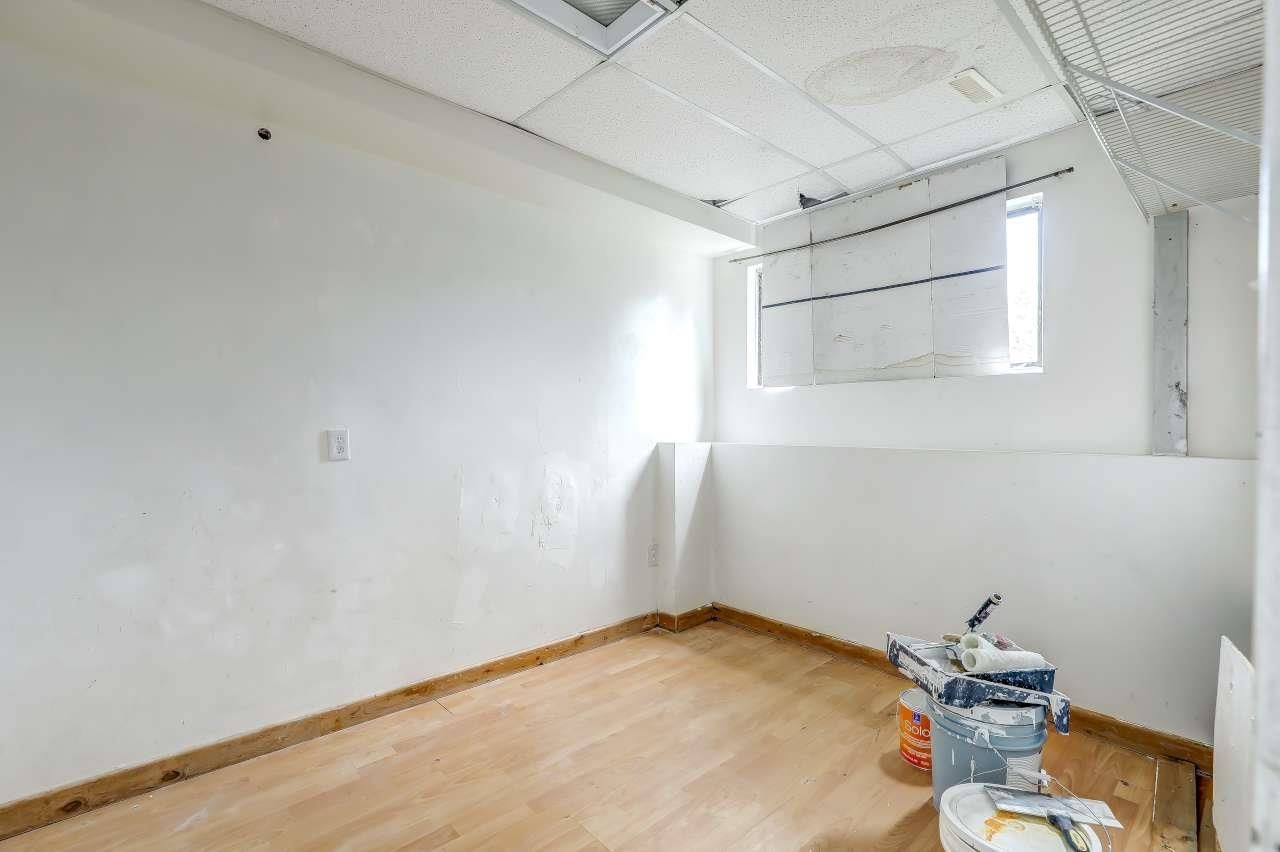 Listing Image 26