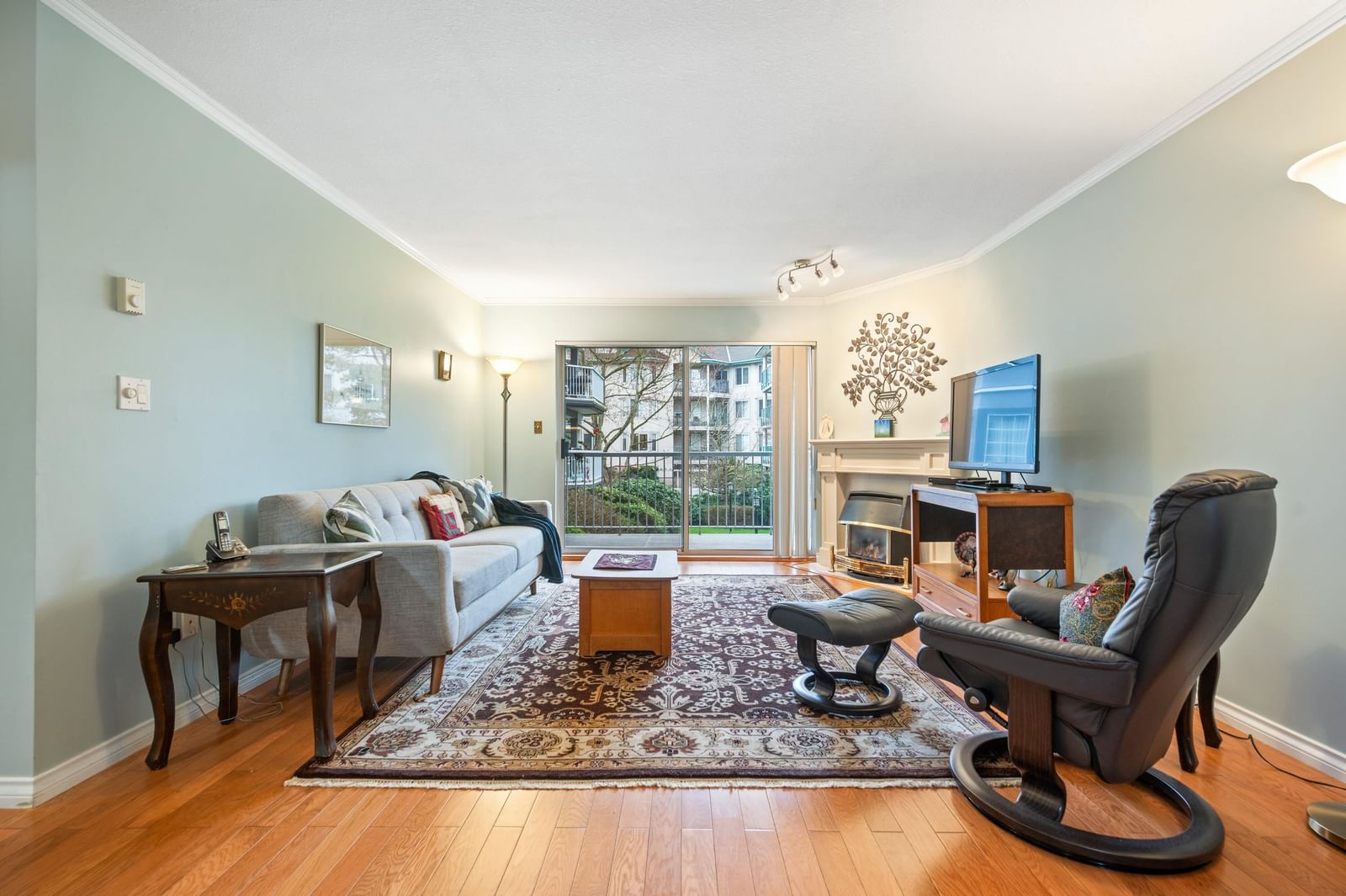Listing Image 8
