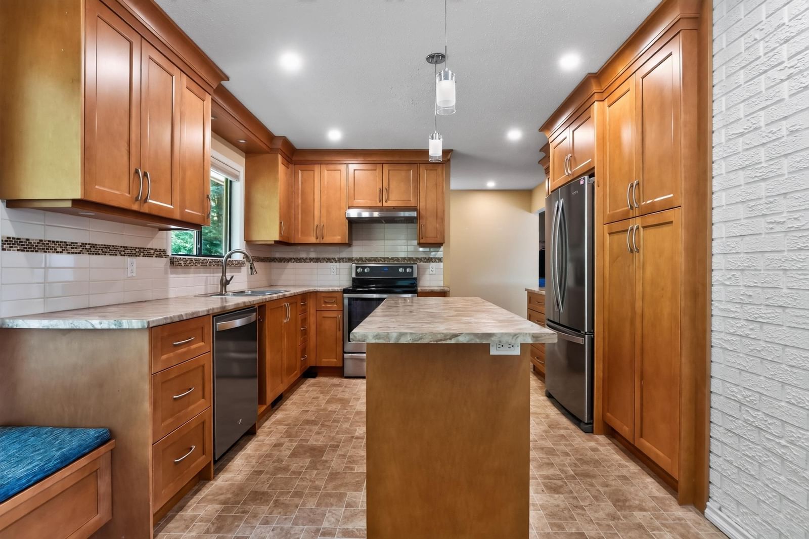 Listing Image 23