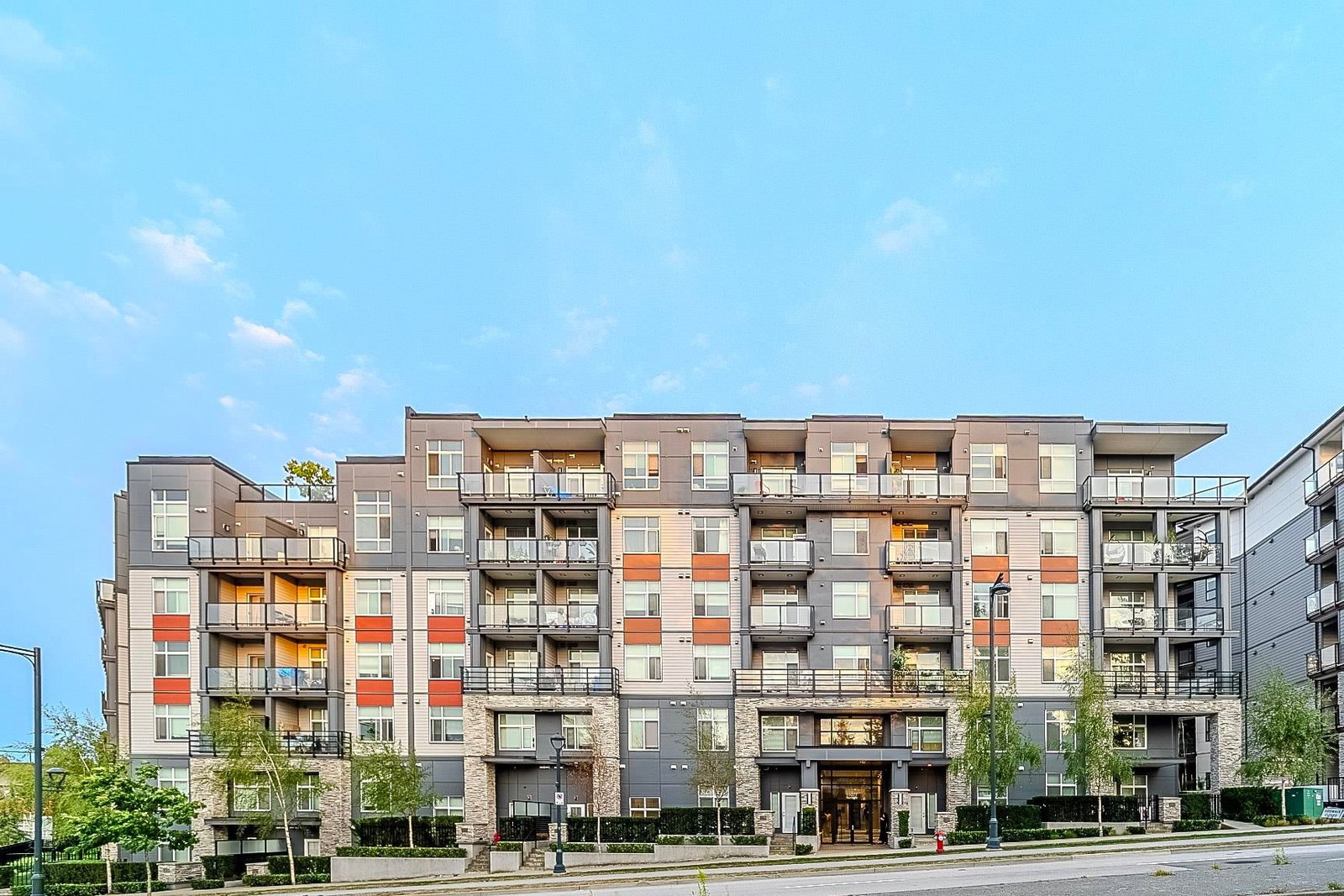 Listing Image 3