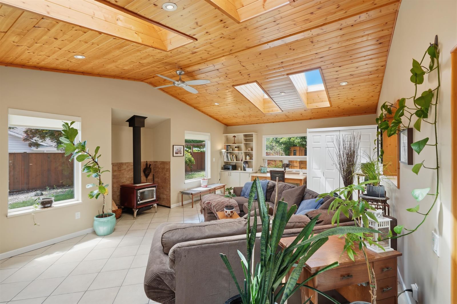 Listing Image 22