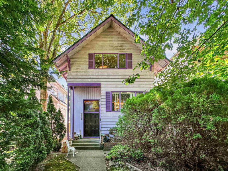 122 17th Avenue W
