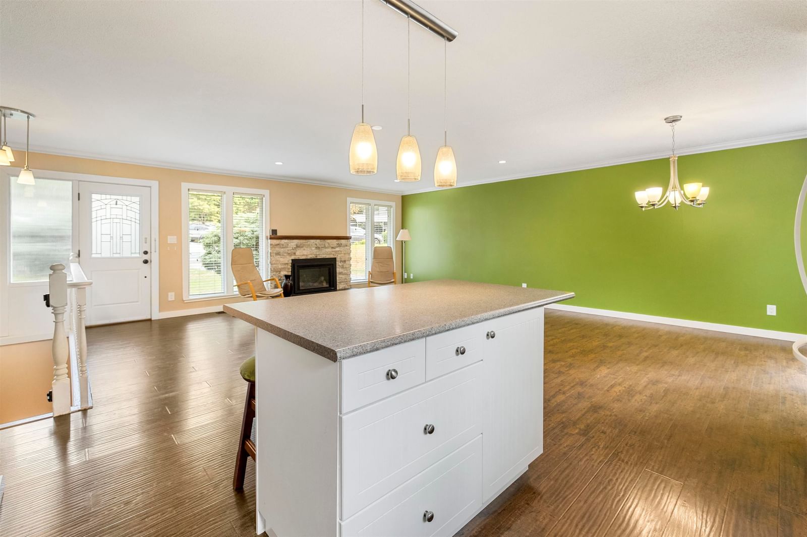 Listing Image 7