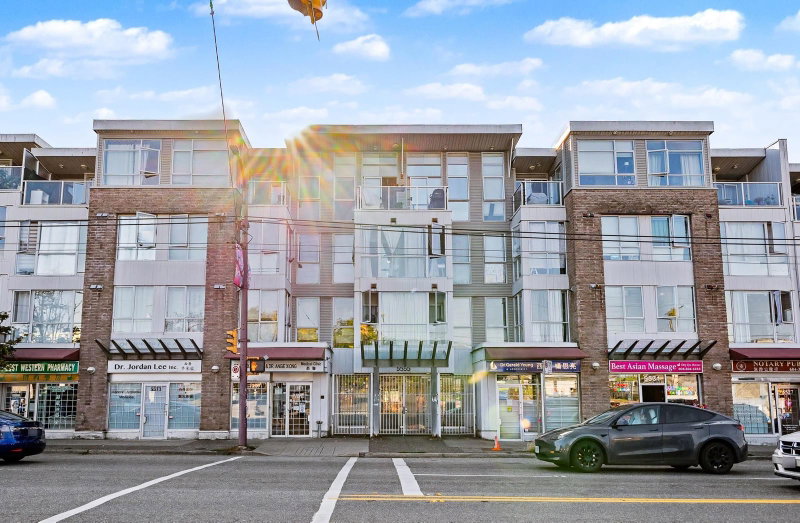 203 - 5555 Victoria Drive