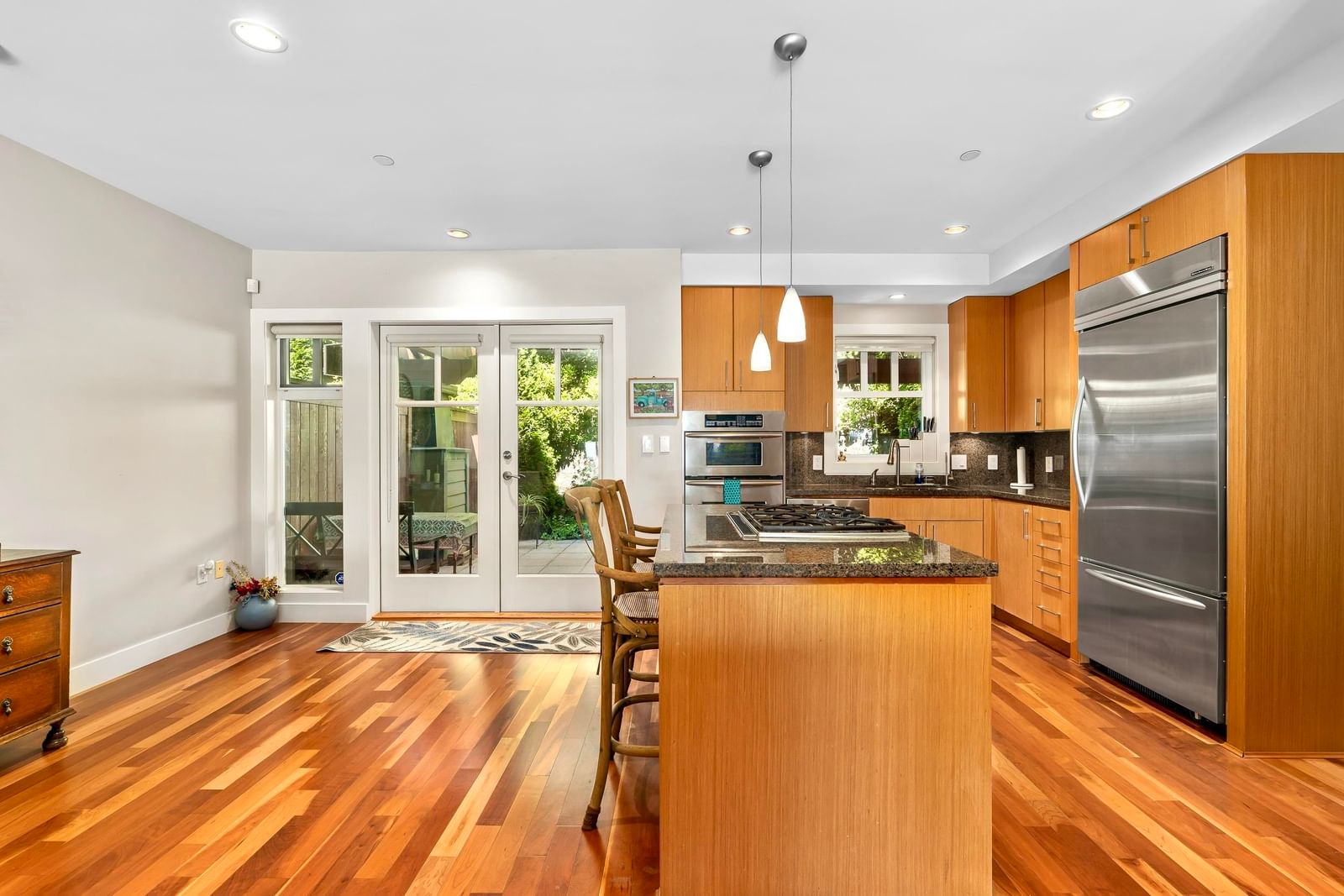 Listing Image 10