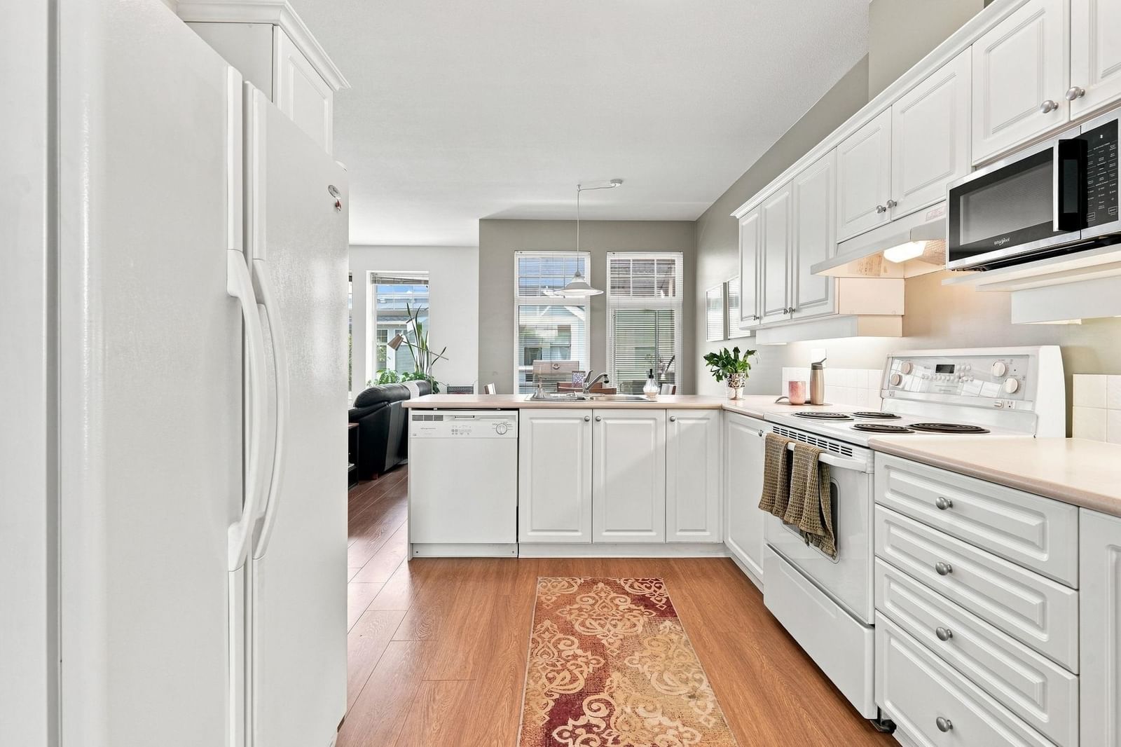 Listing Image 9
