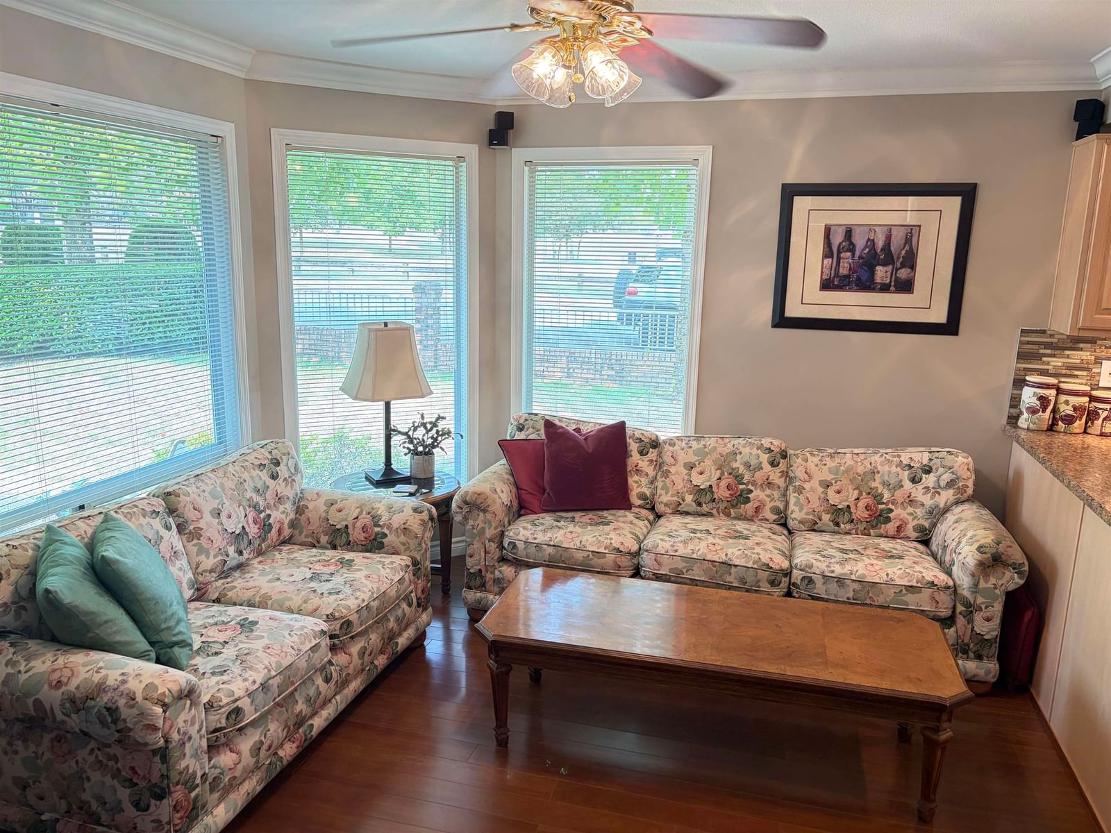 Listing Image 15
