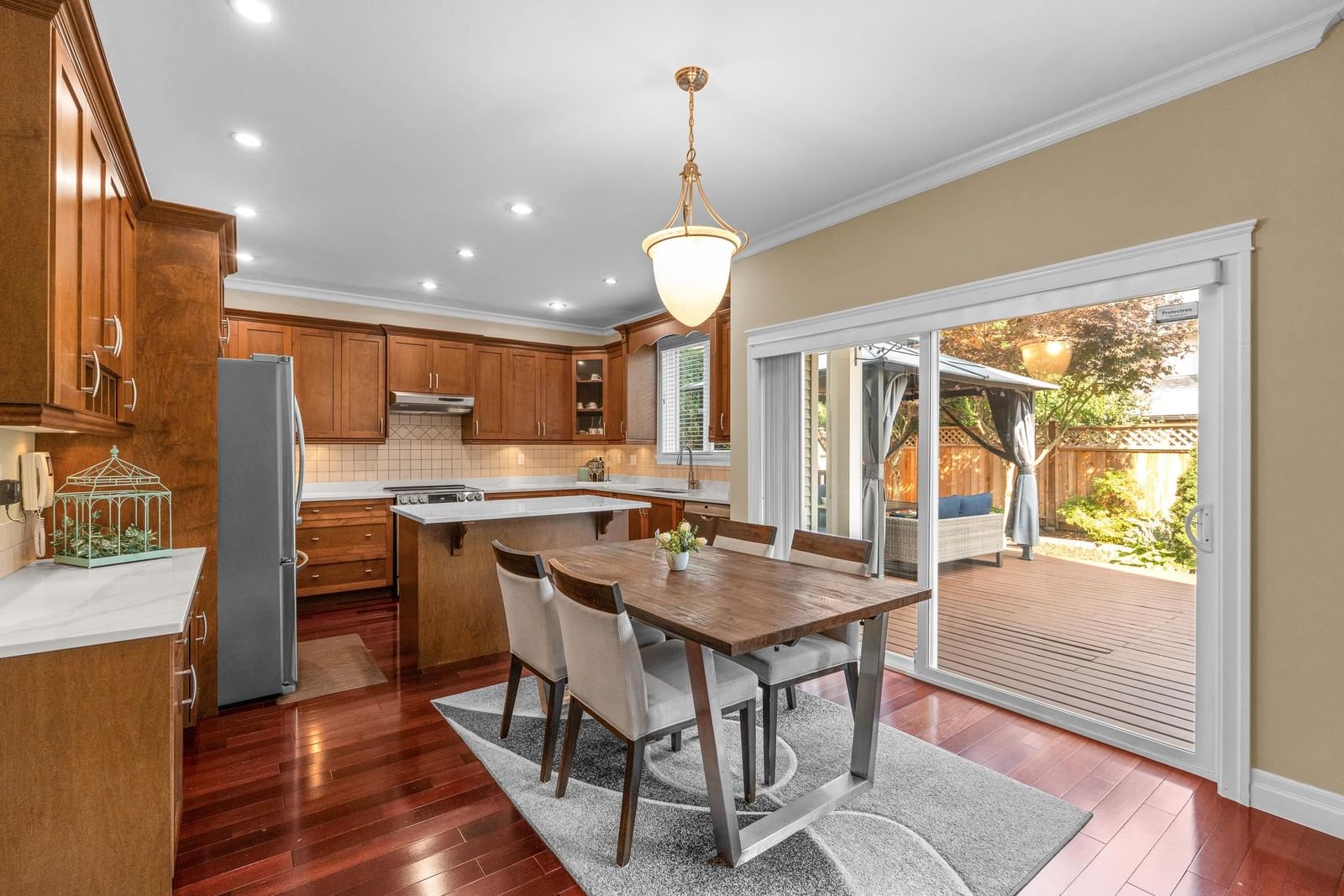 Listing Image 10