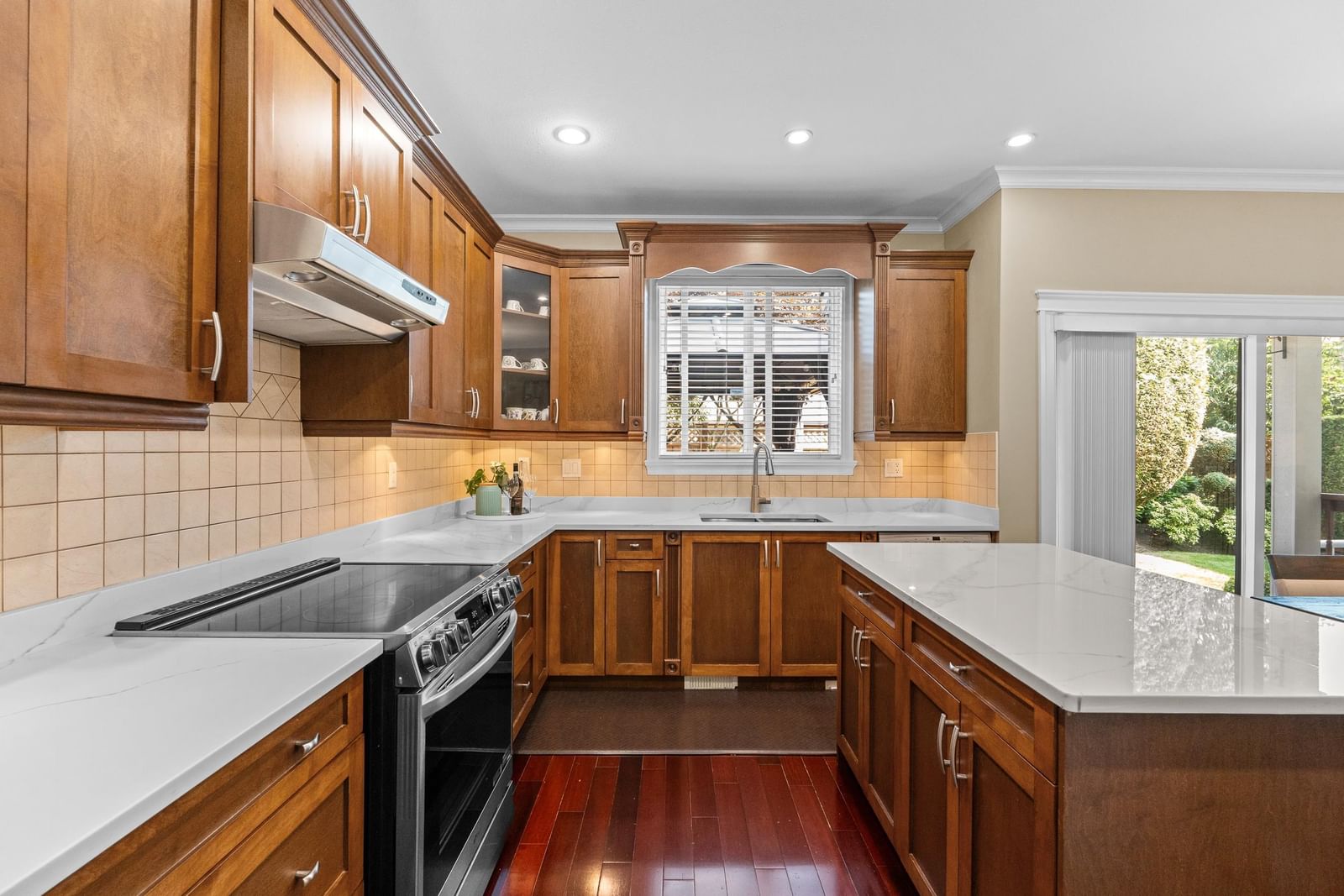 Listing Image 12