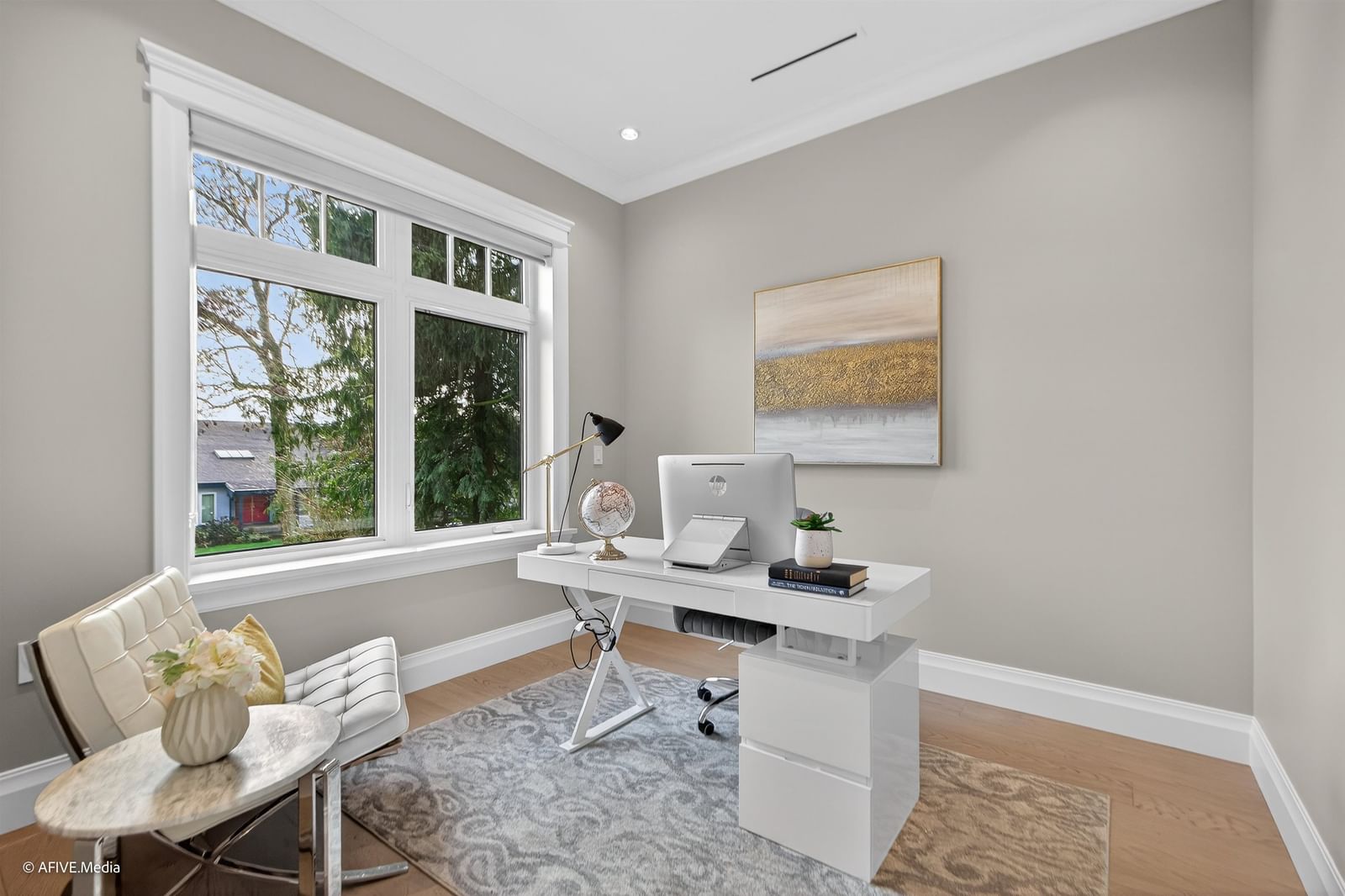 Listing Image 9
