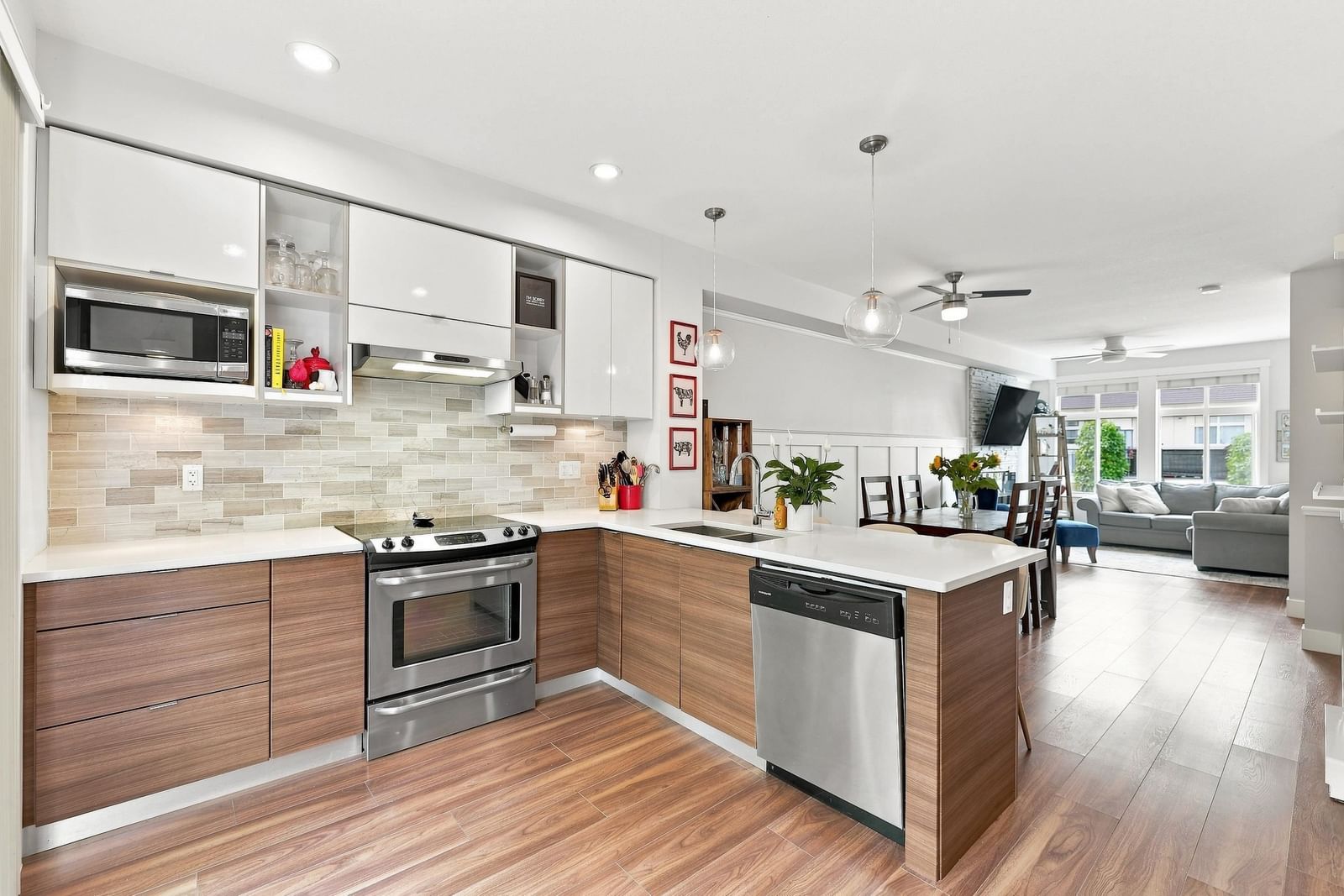 Listing Image 9