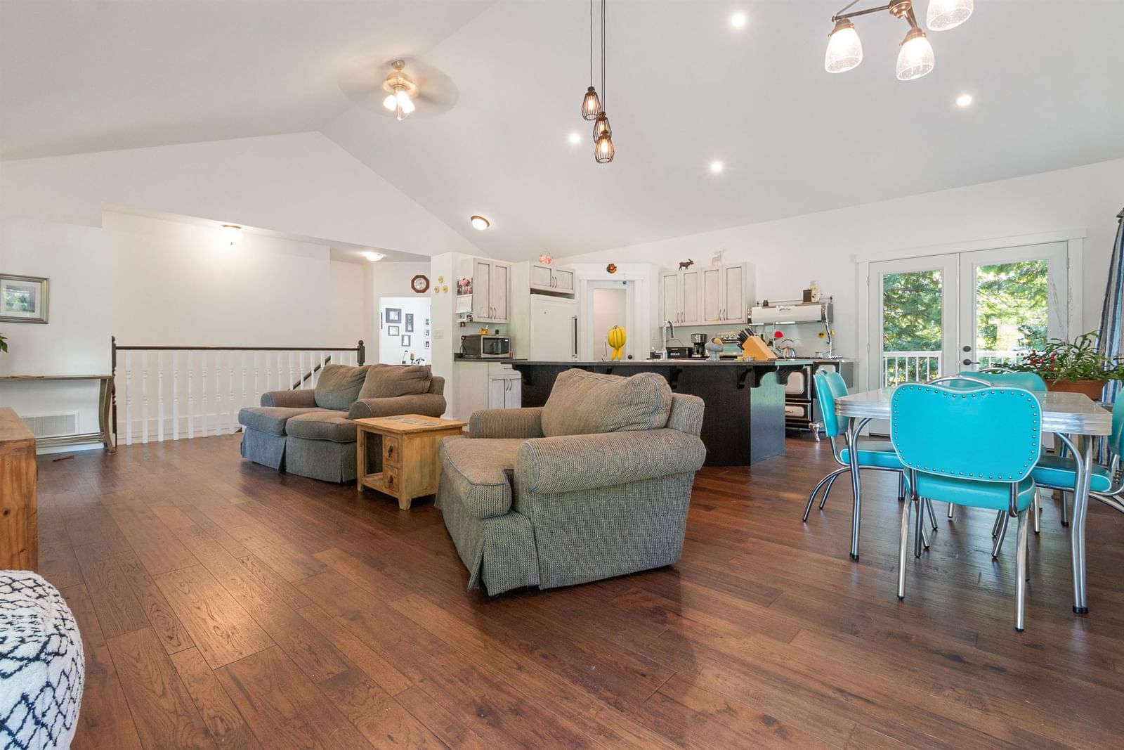 Listing Image 12