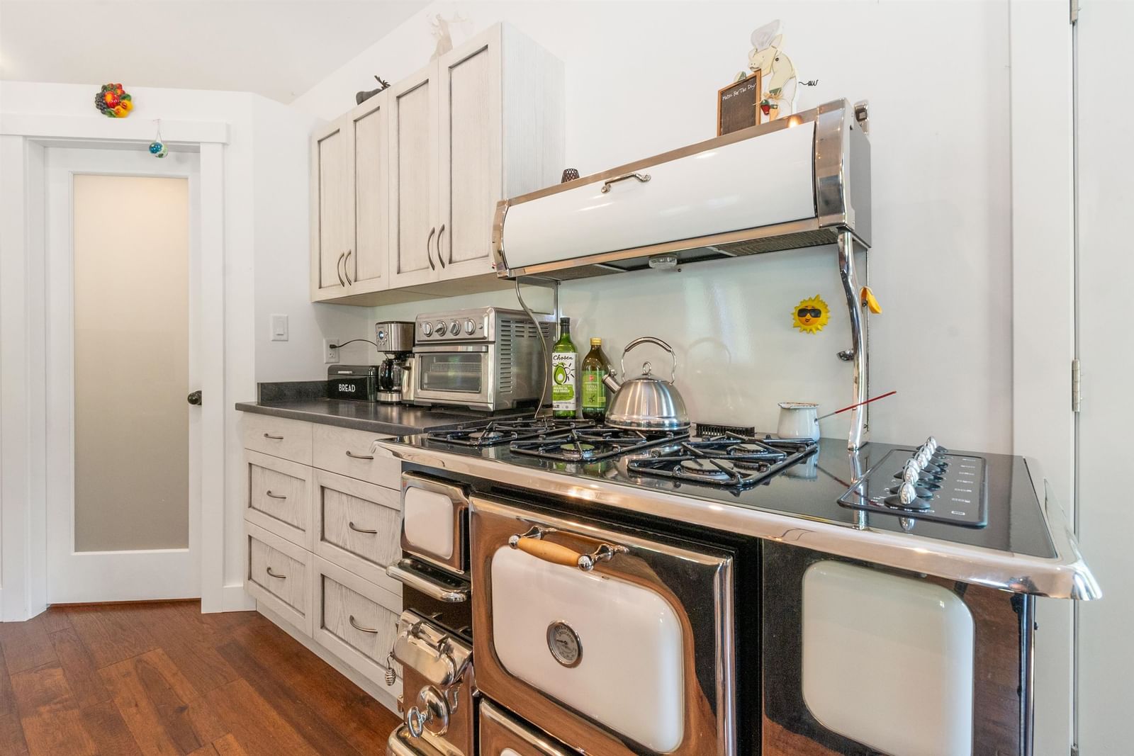 Listing Image 14