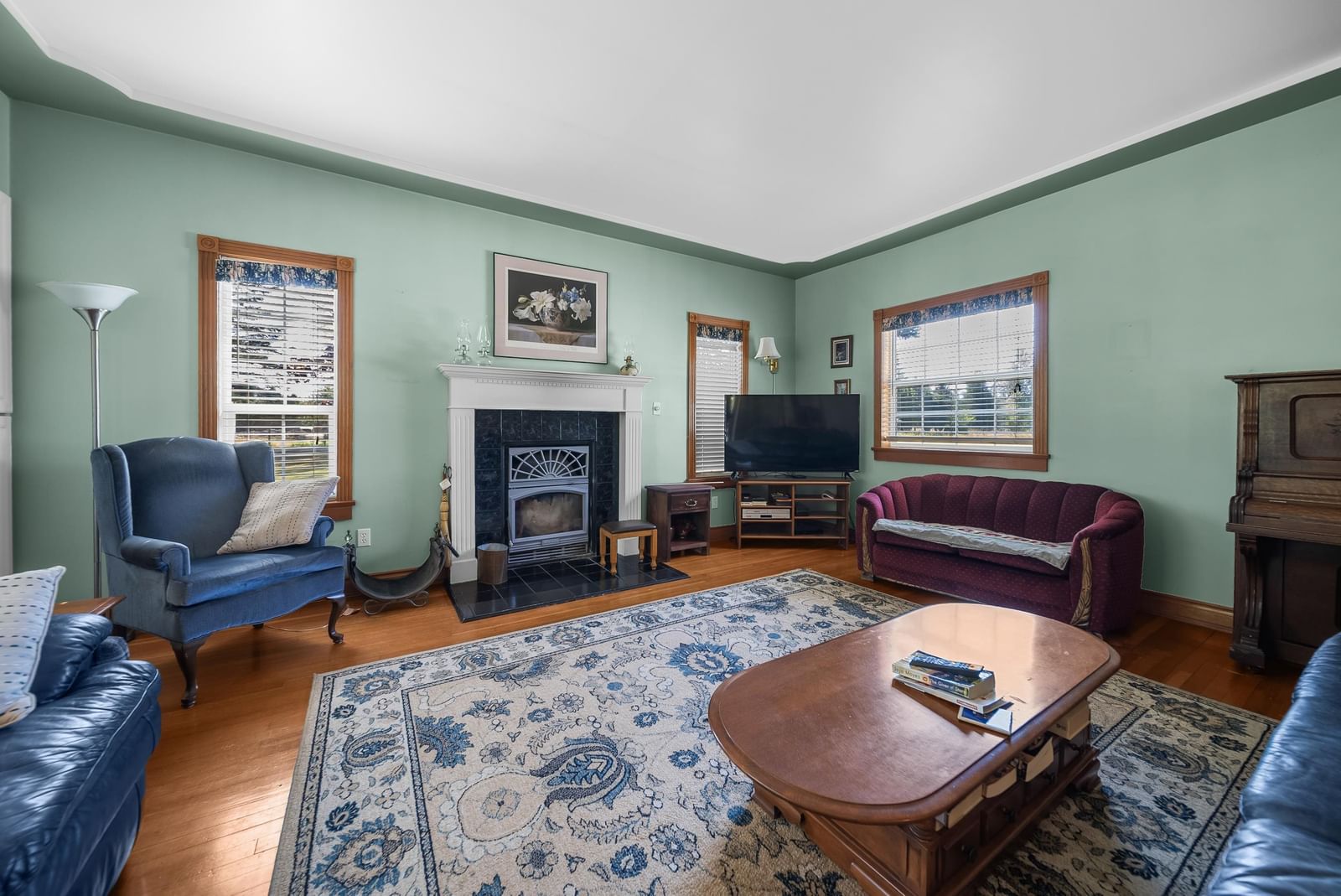Listing Image 12