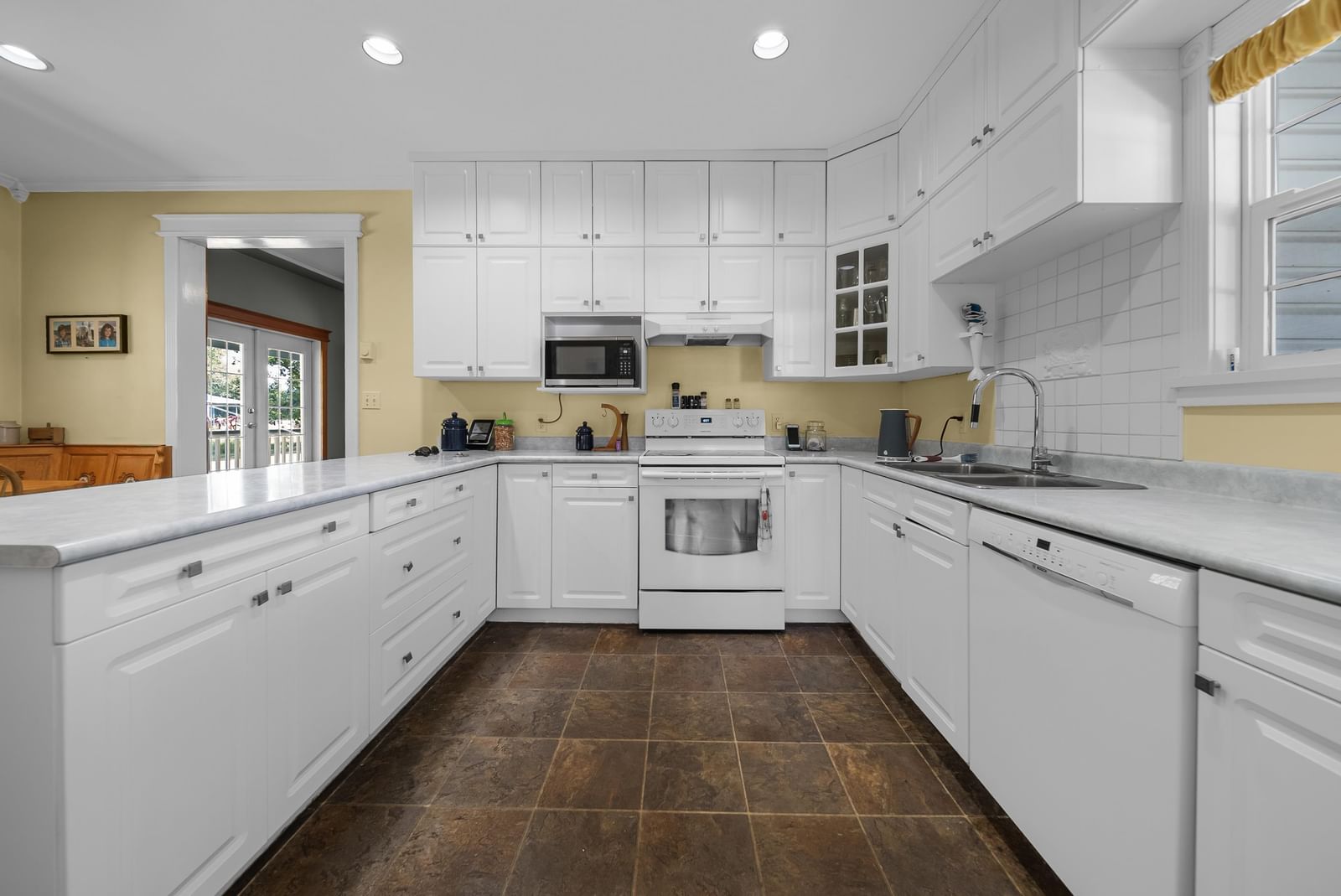 Listing Image 16