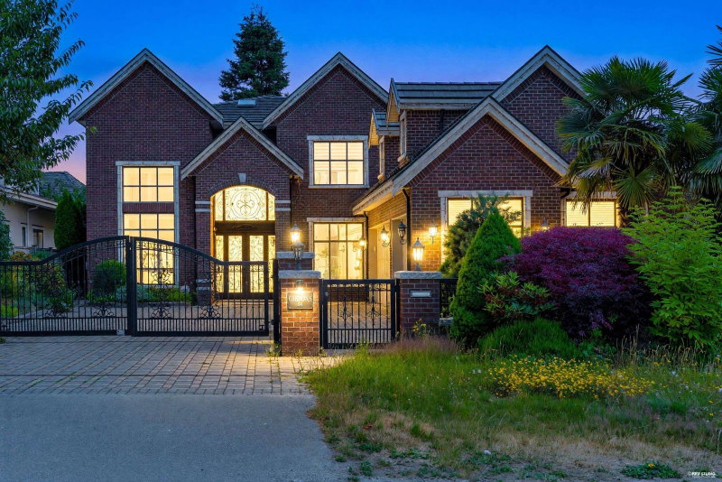 5628 Gibbons Drive