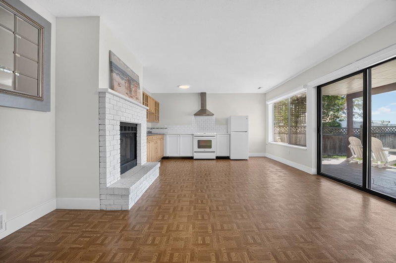 2929 Dollarton Highway (Basement Suite)