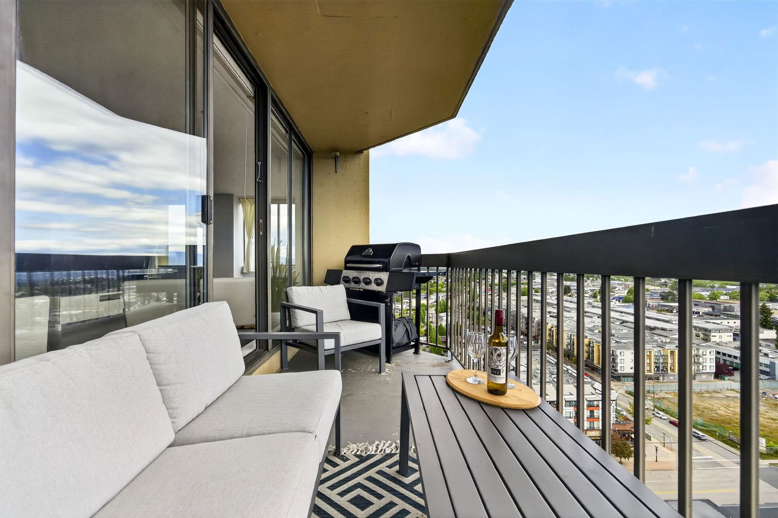 Listing Image 11