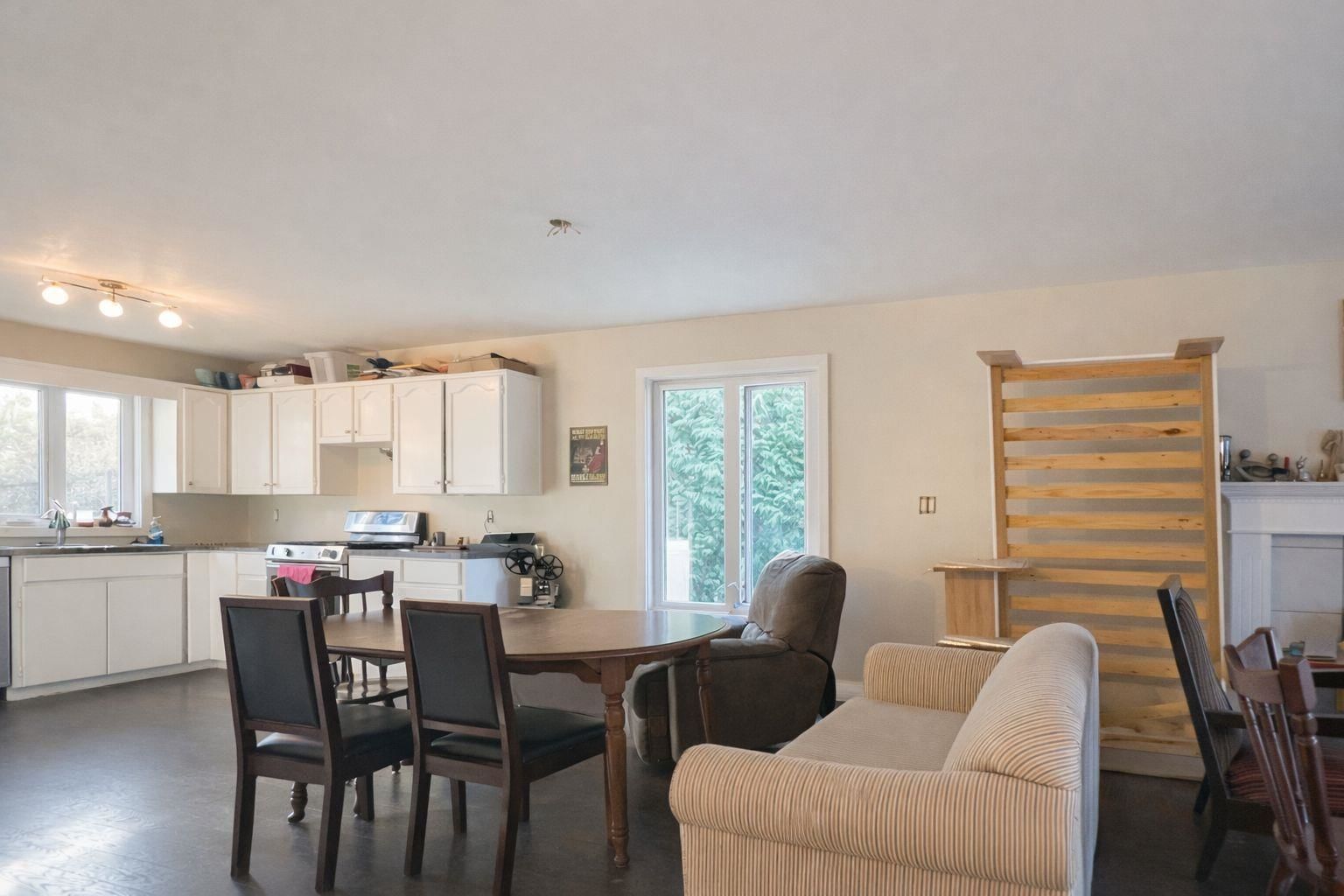 Listing Image 9