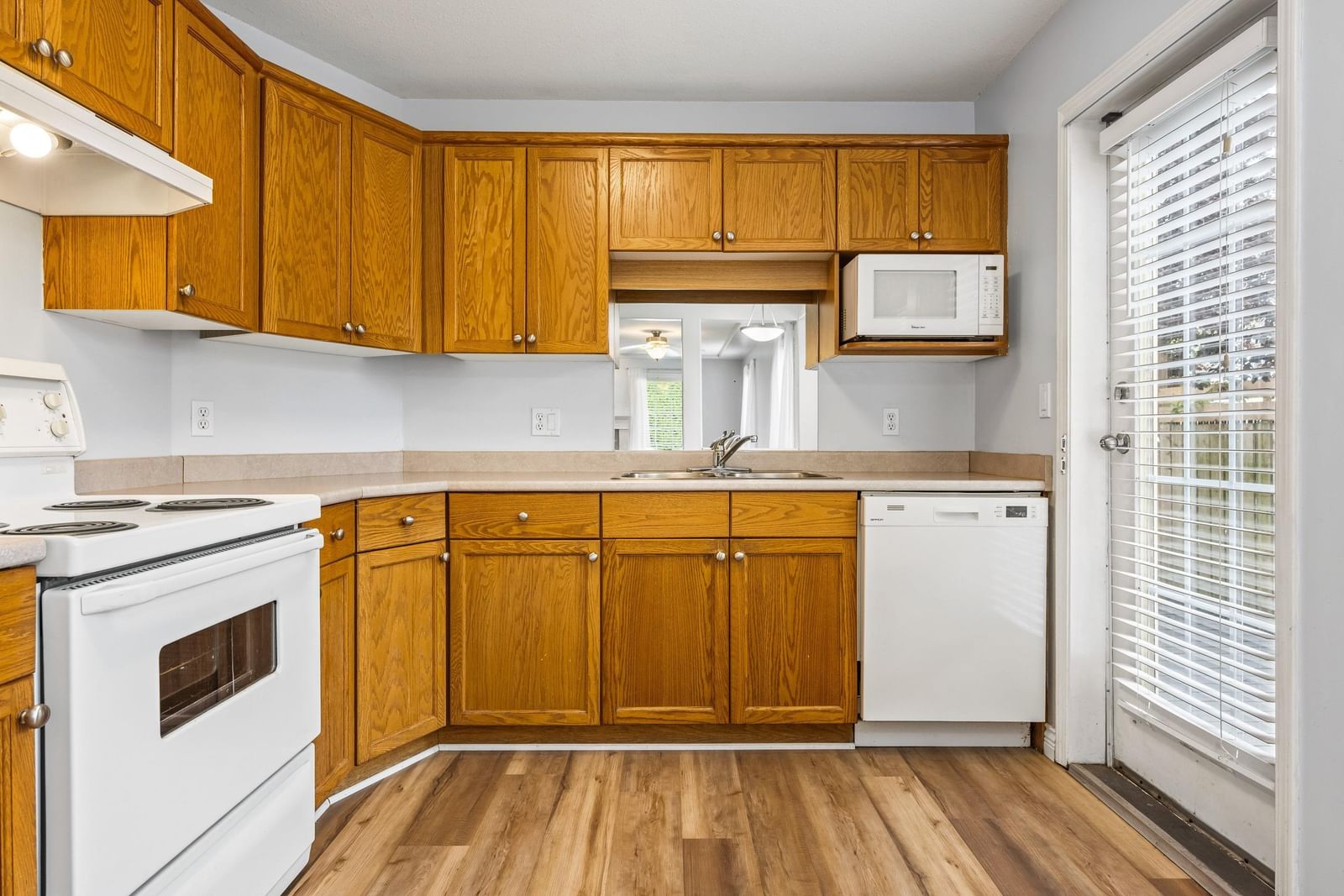 Listing Image 13