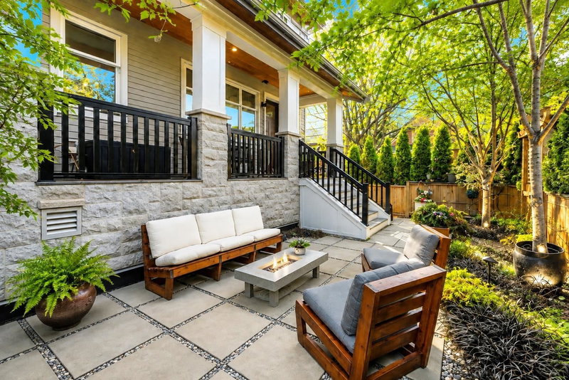 1506 11th Avenue E