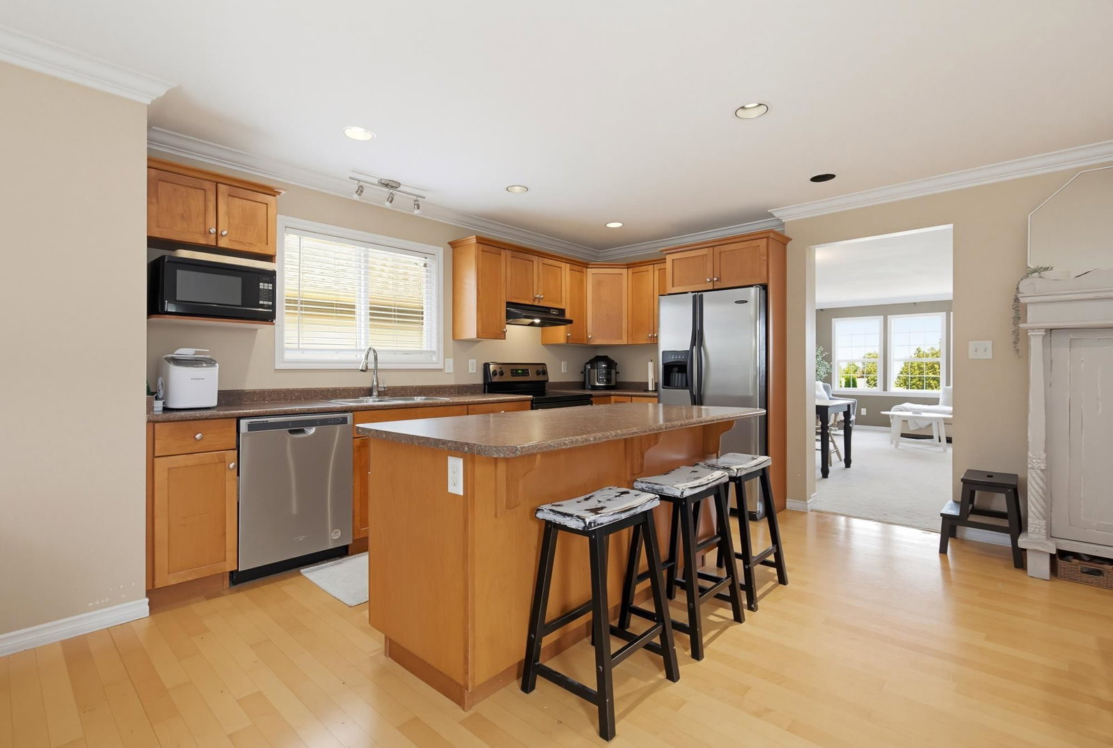 Listing Image 9