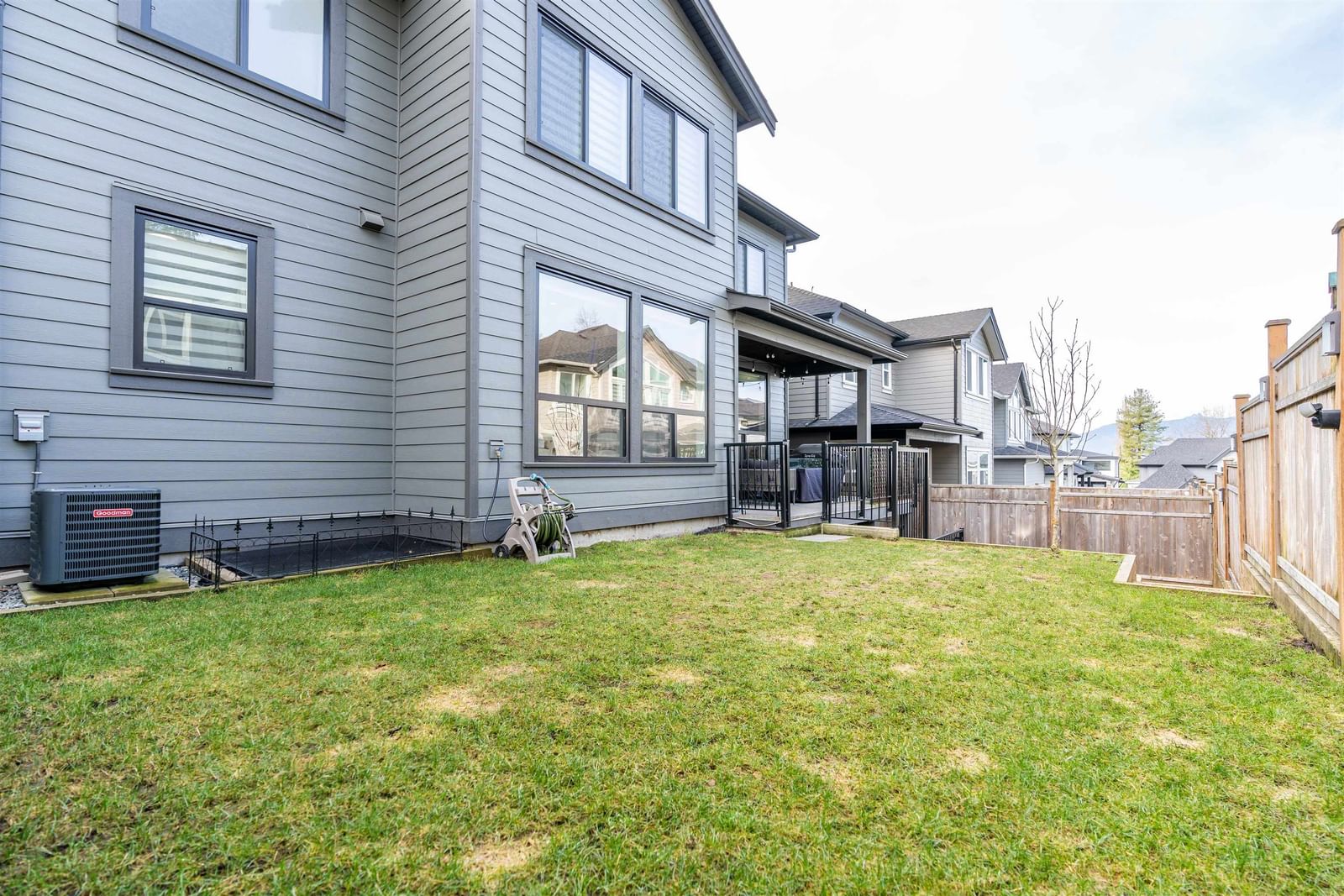 Listing Image 12