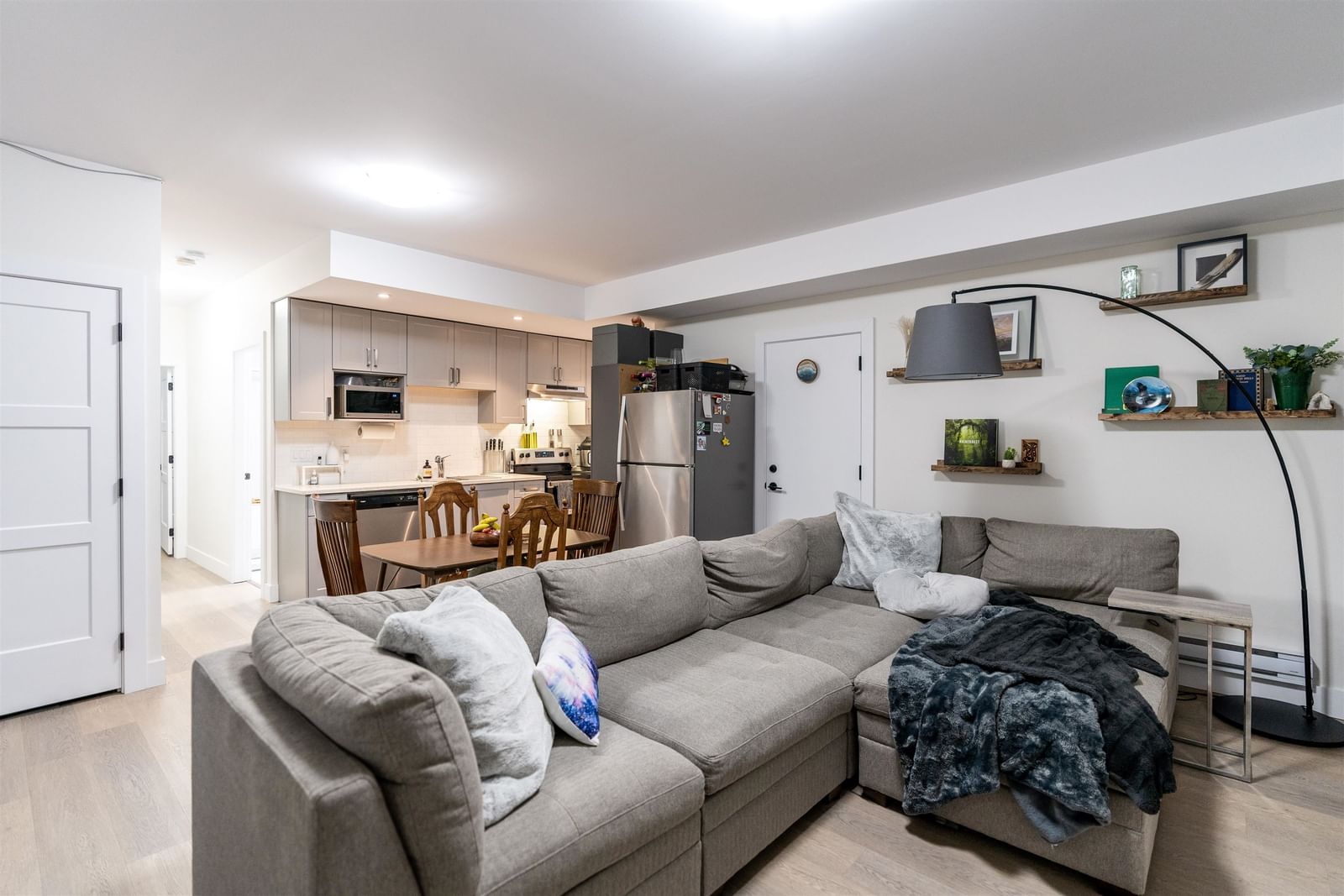 Listing Image 19