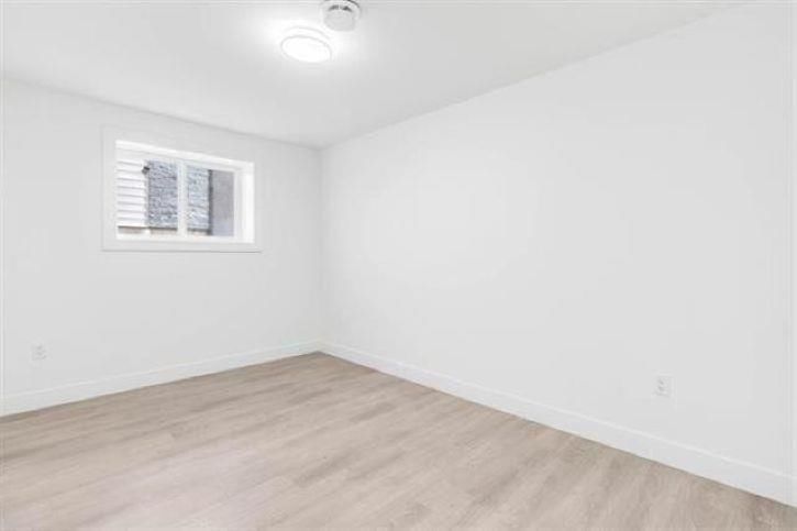 Listing Image 27