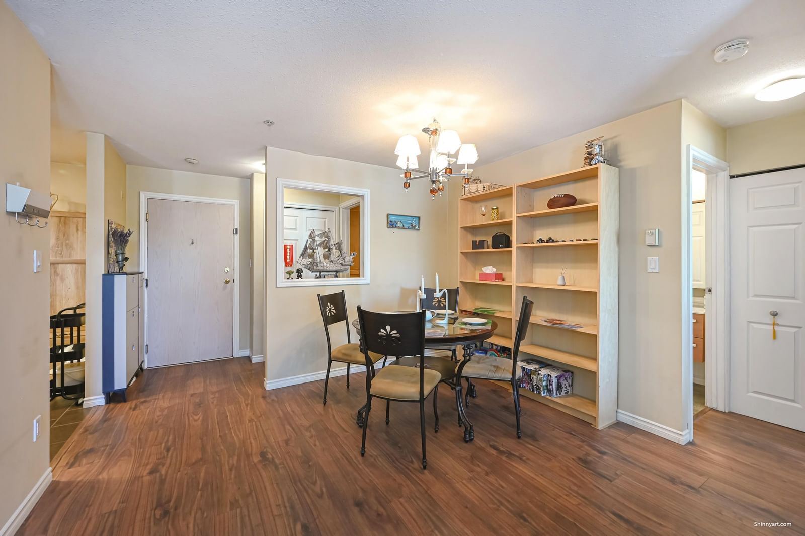 Listing Image 11
