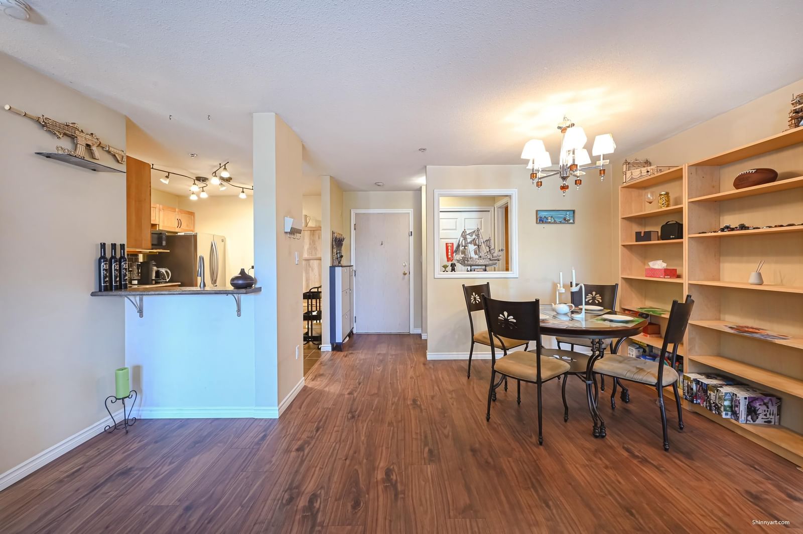 Listing Image 12