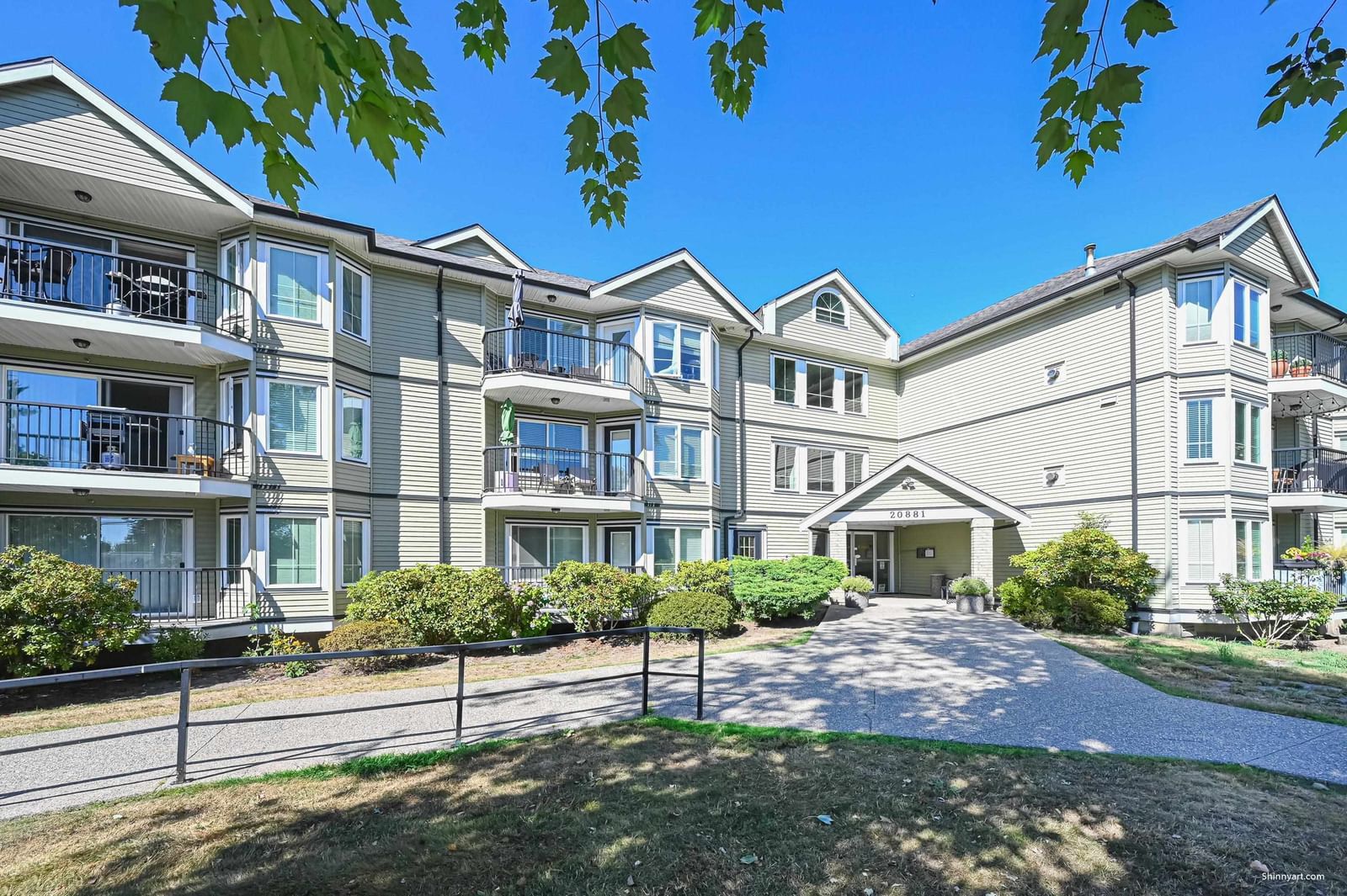 Listing photo 4