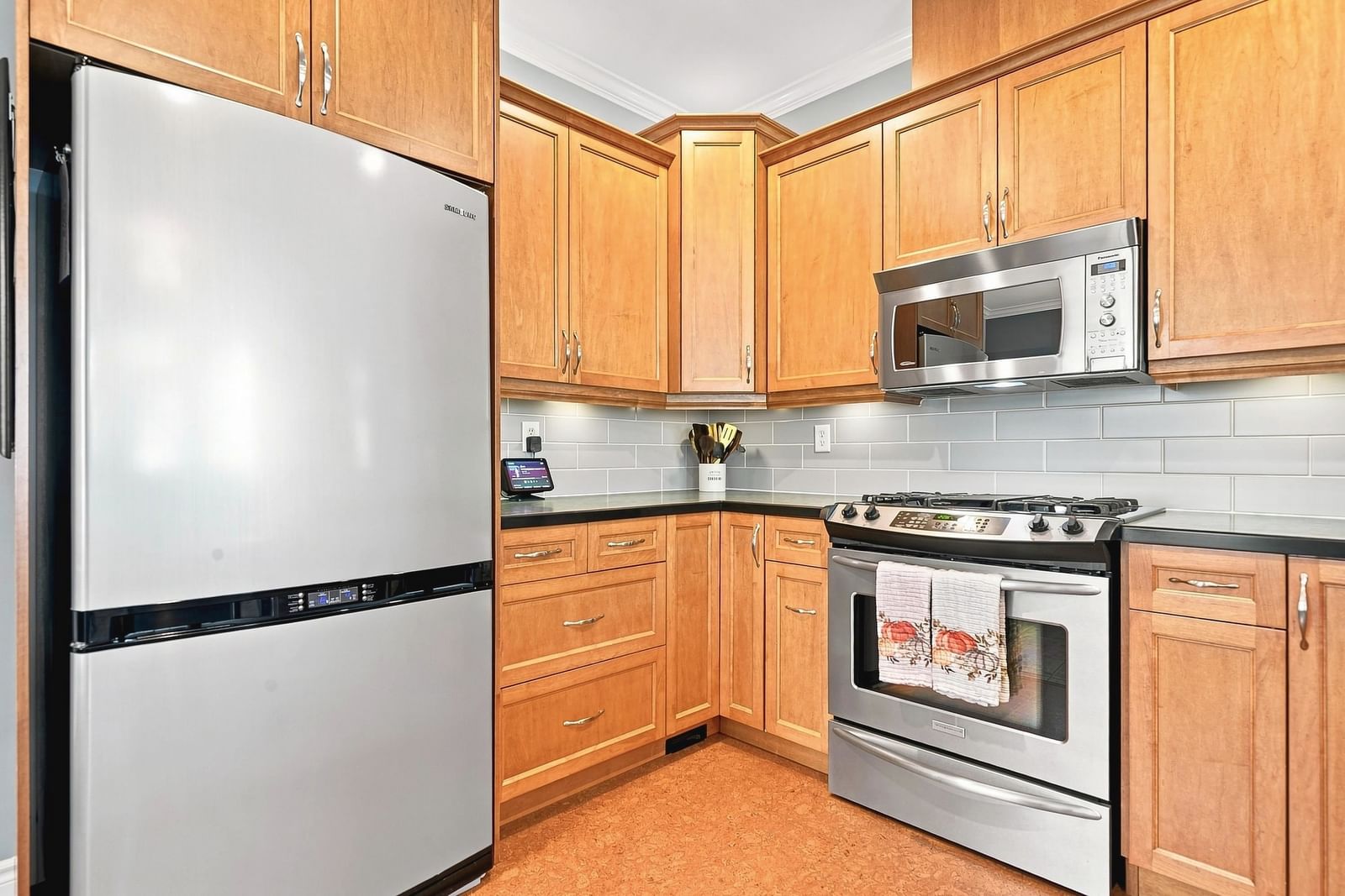 Listing Image 10