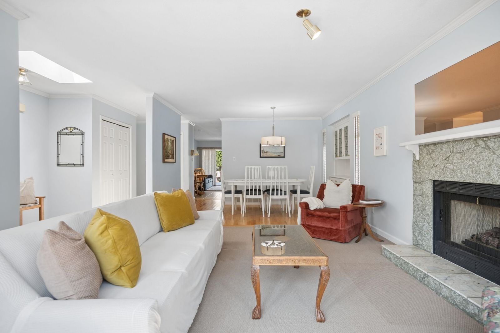 Listing Image 6