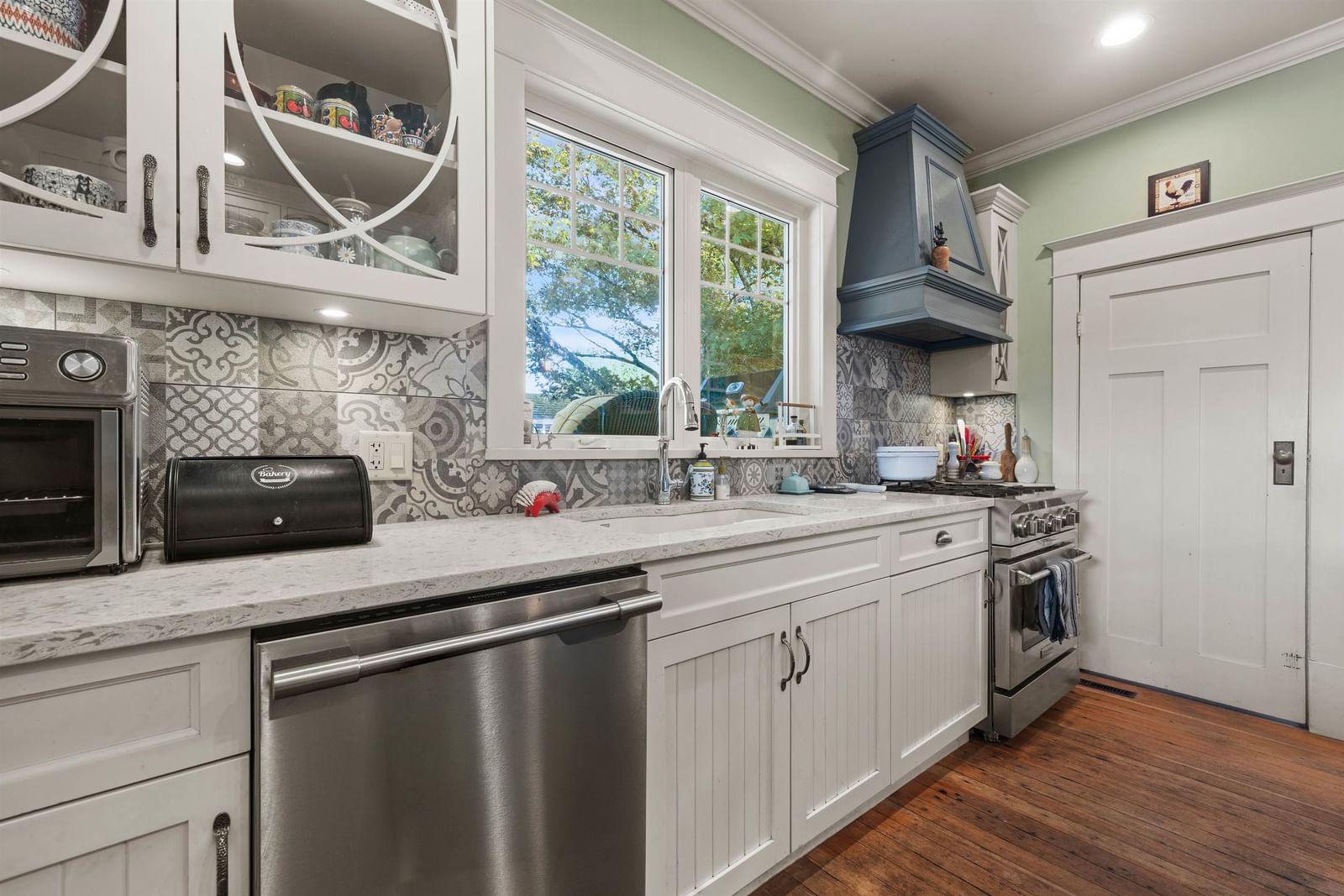 Listing Image 19