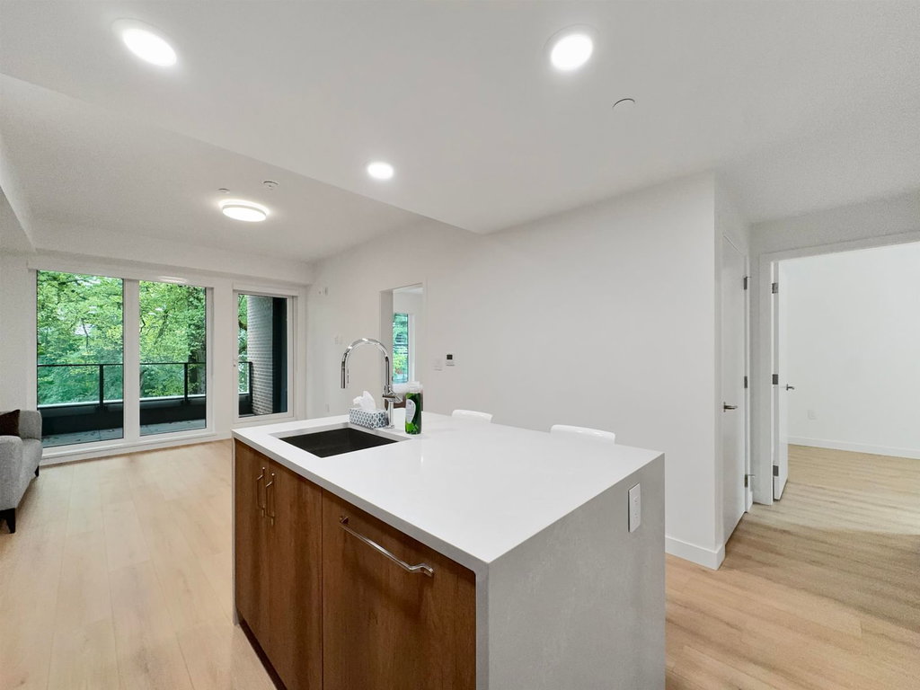 3xx - 133 49th Avenue W 5
