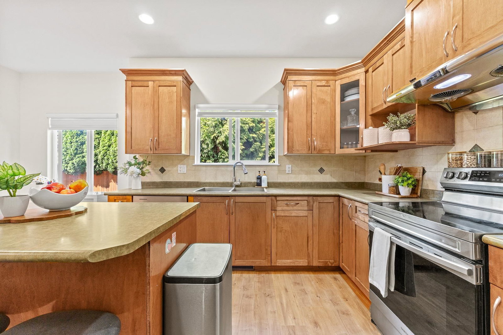Listing Image 19