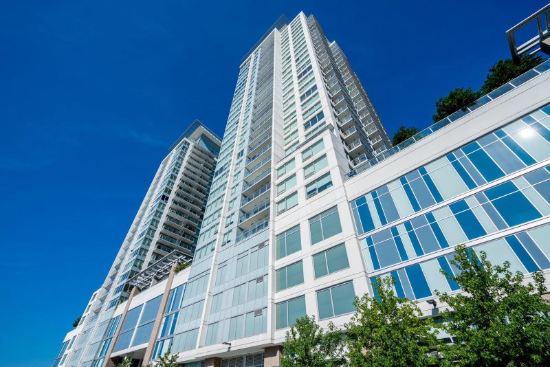2810 - 908 Quayside Drive