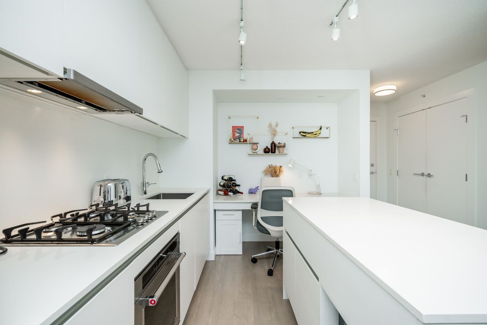 Listing Image 9