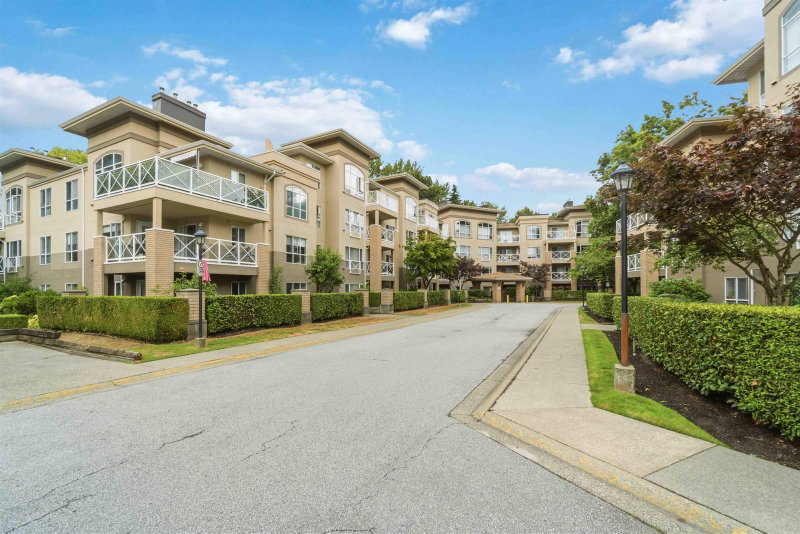 422 - 2551 Parkview Lane