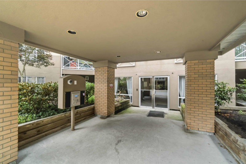 422 - 2551 Parkview Lane