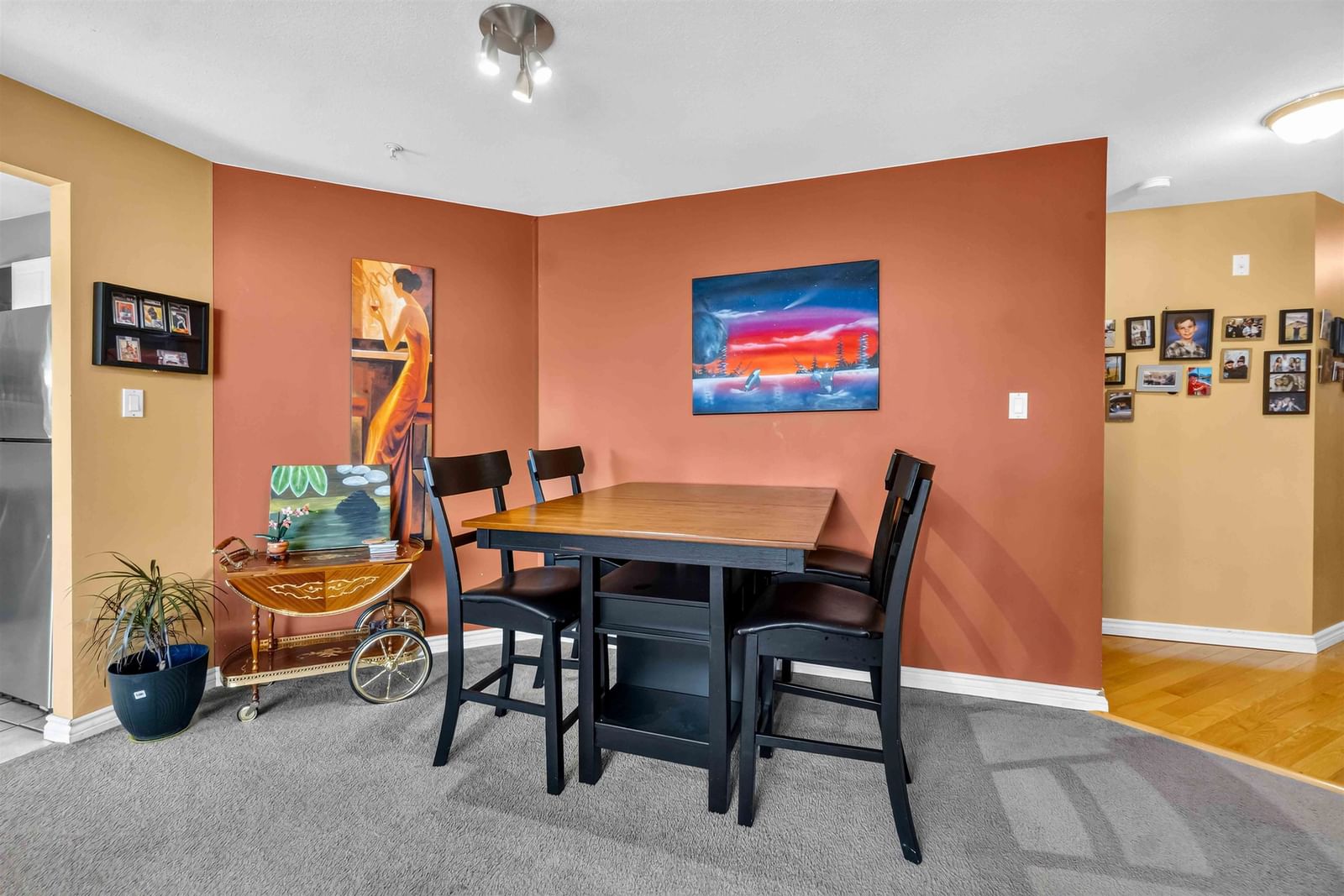 Listing Image 9