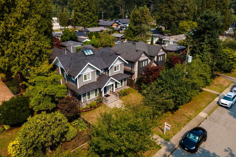 842 20th Street W