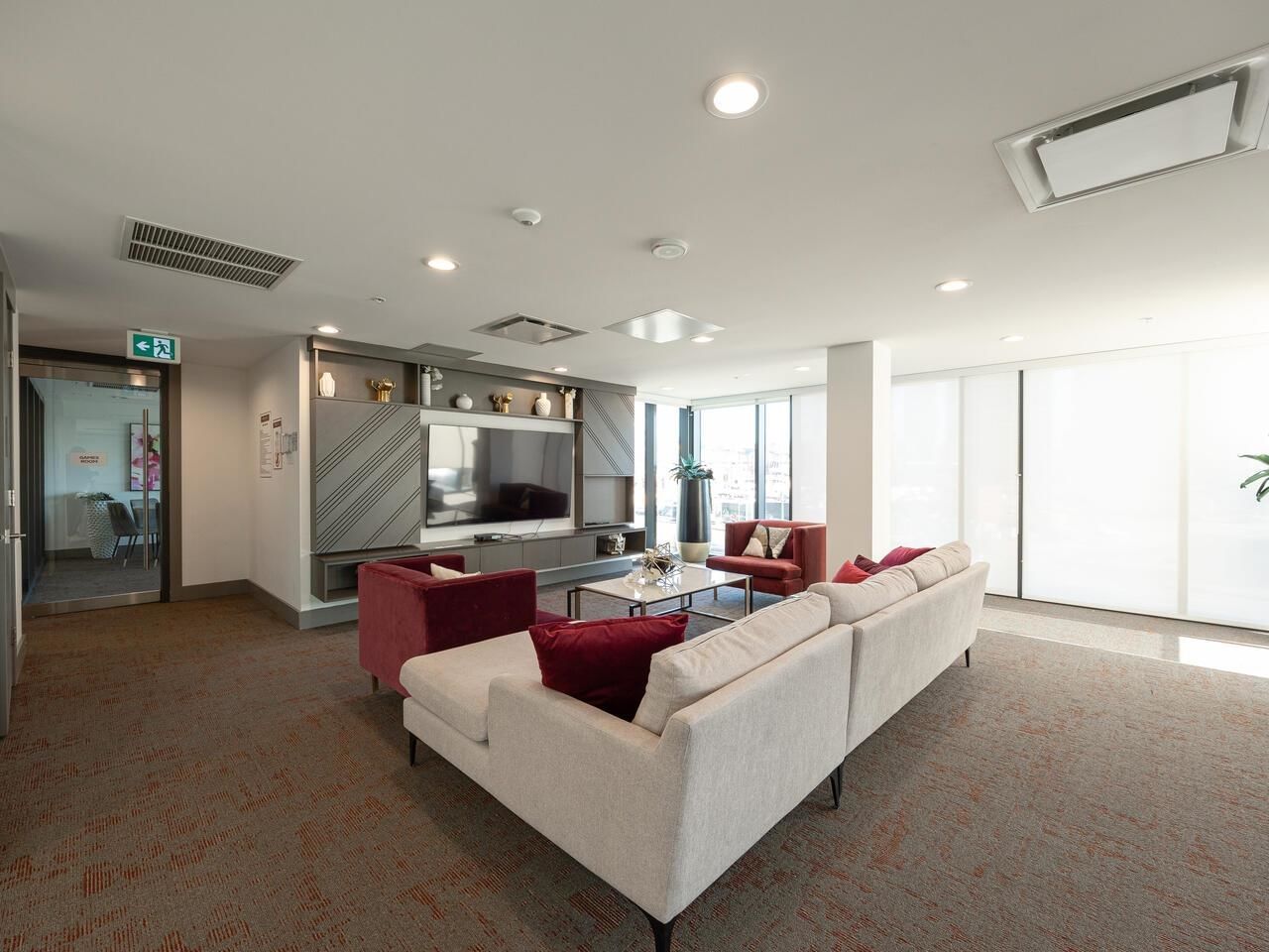 Listing Image 15