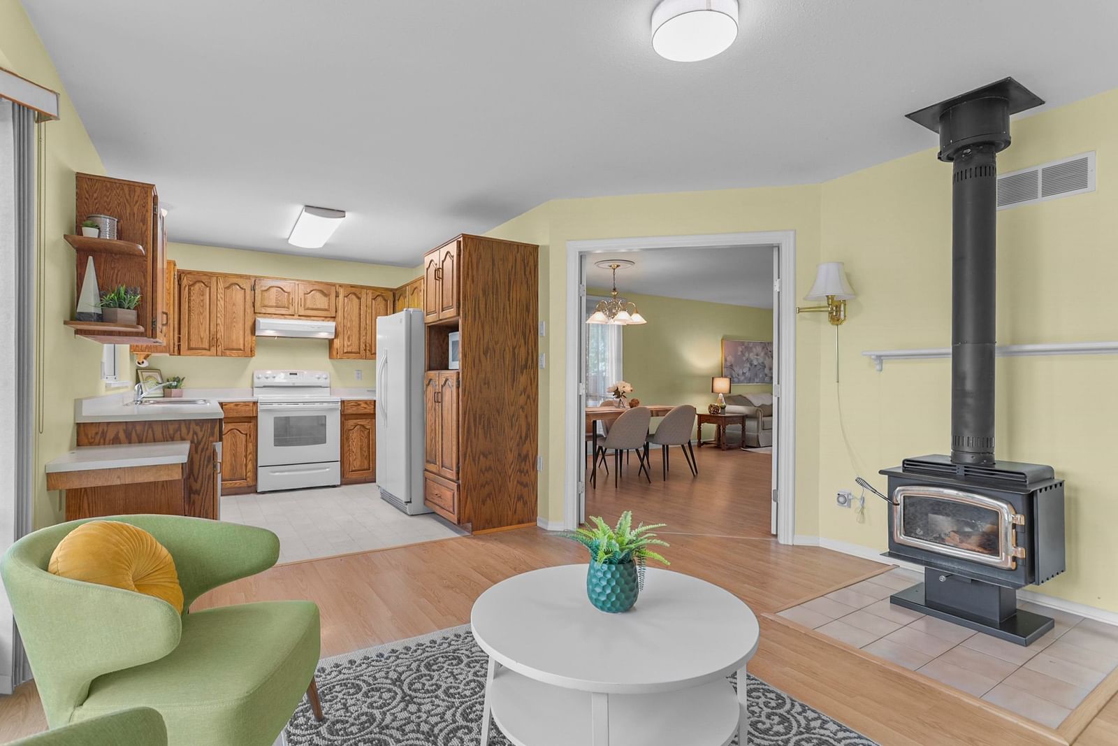 Listing Image 11