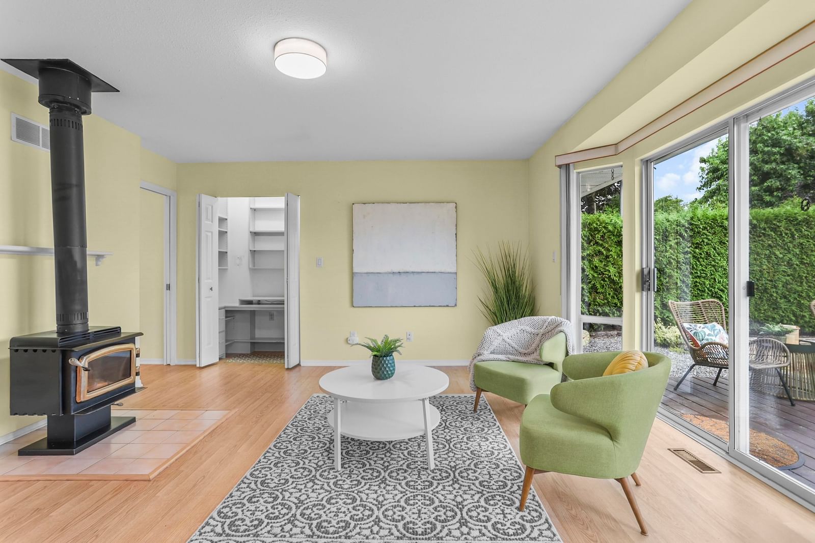 Listing Image 9