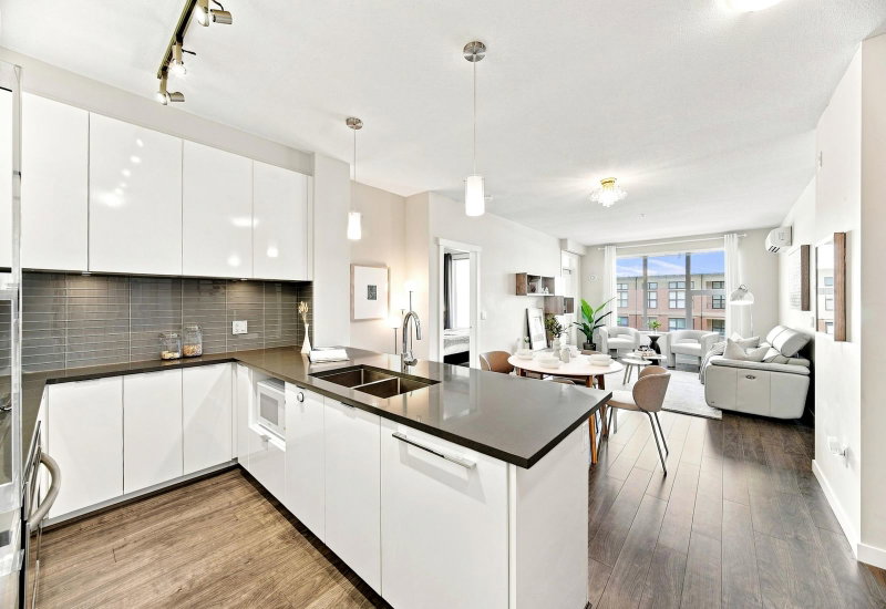 410 - 9399 Alexandra Road