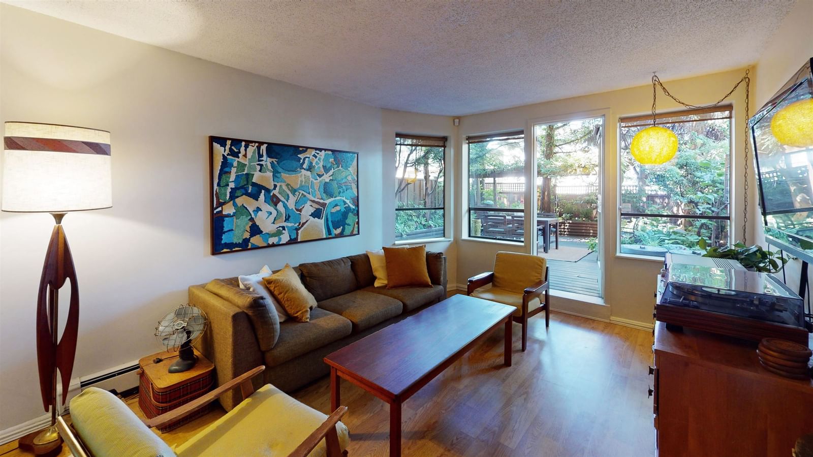 Listing Image 5