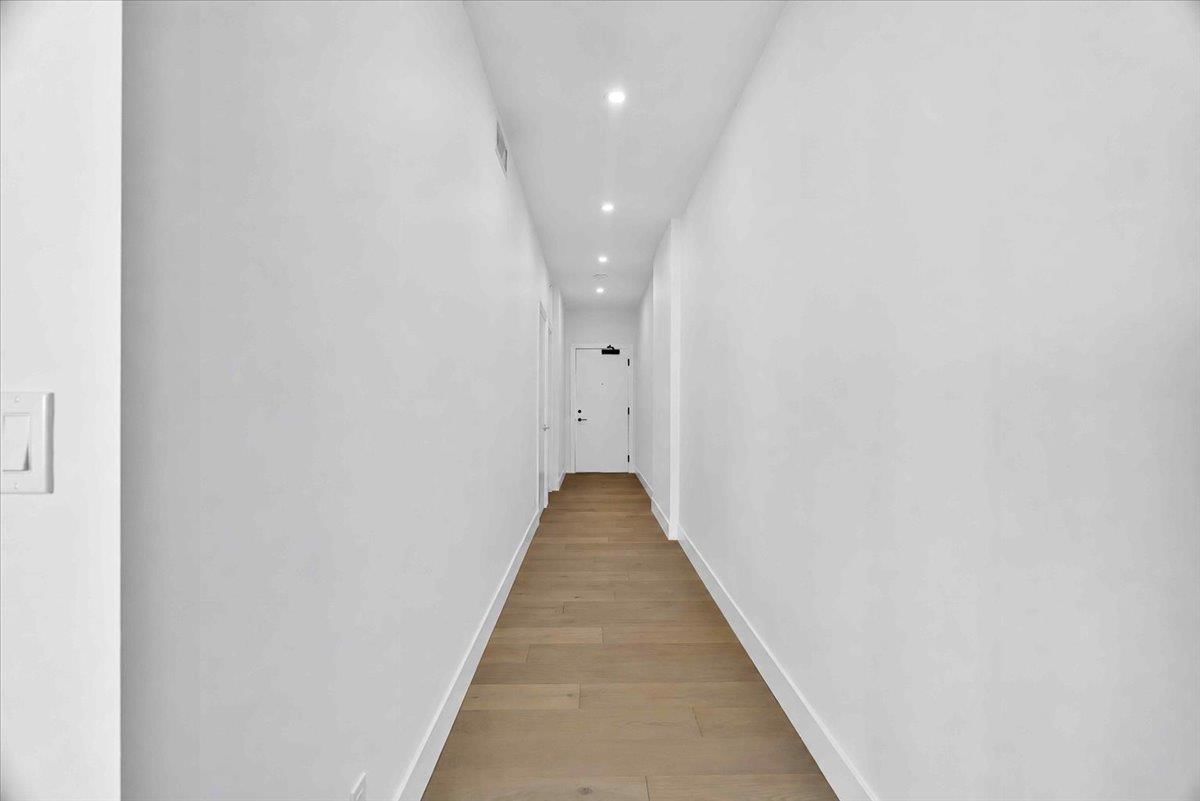 Listing Image 30